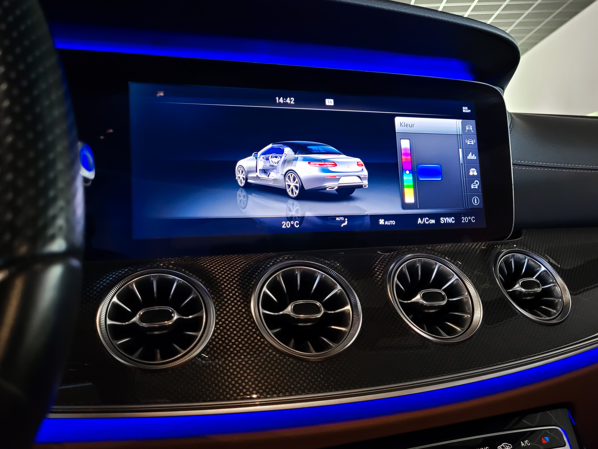 Mercedes-Benz E-Klasse Cabrio 200 AMG Premium Plus Foto 32