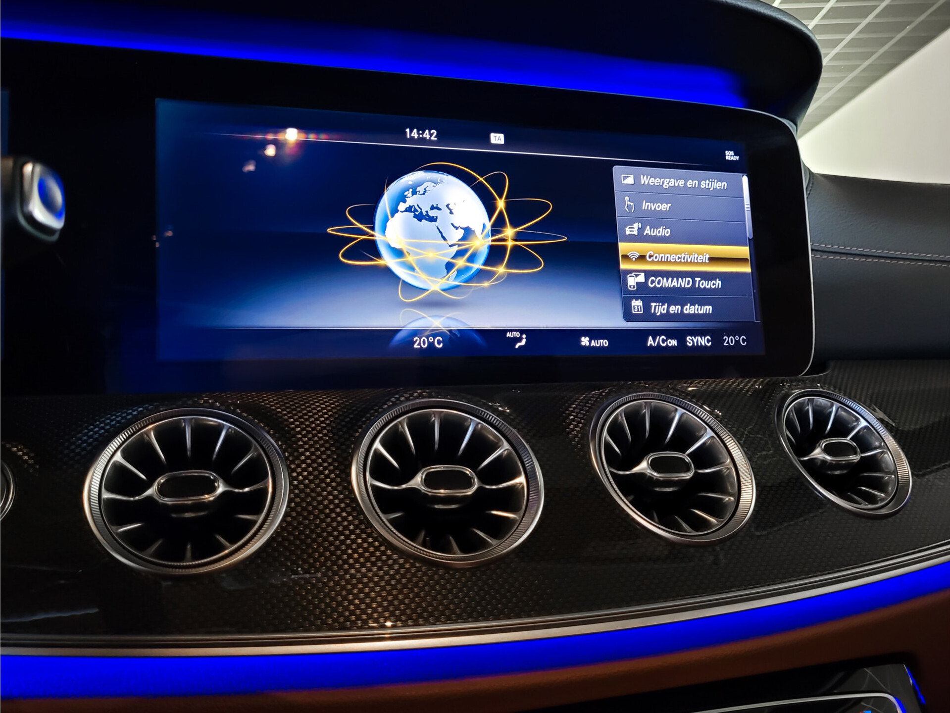 Mercedes-Benz E-Klasse Cabrio 200 AMG Premium Plus Foto 40