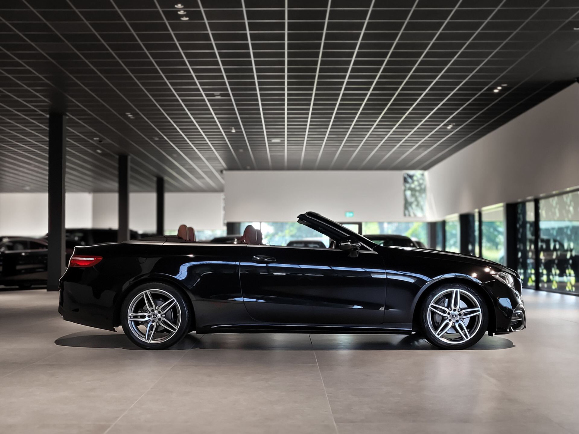 Mercedes-Benz E-Klasse Cabrio 200 AMG Premium Plus Foto 6