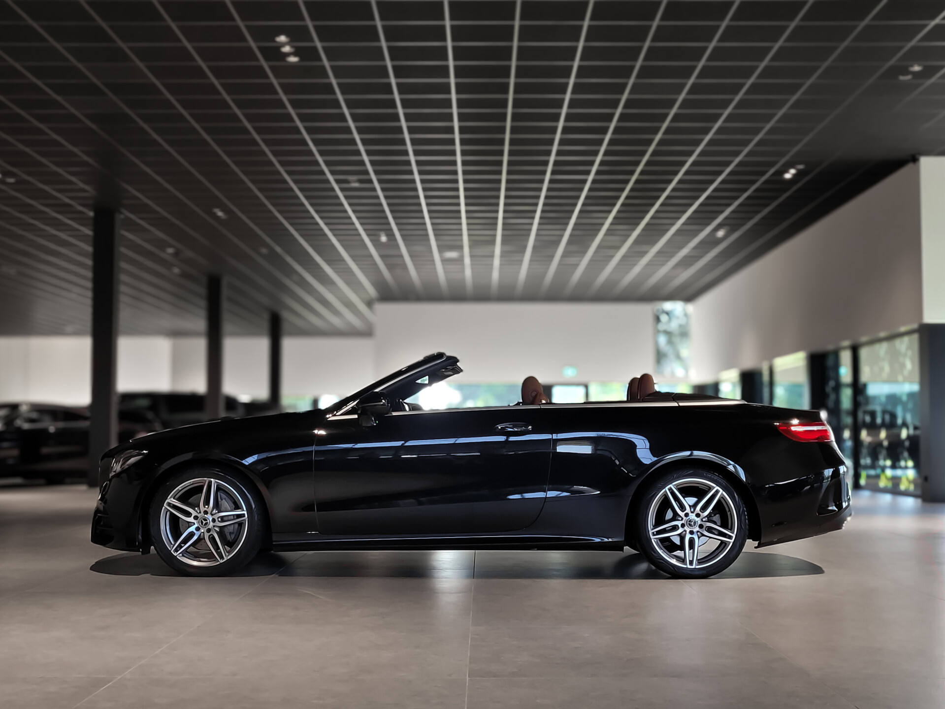 Mercedes-Benz E-Klasse Cabrio 200 AMG Premium Plus Foto 7