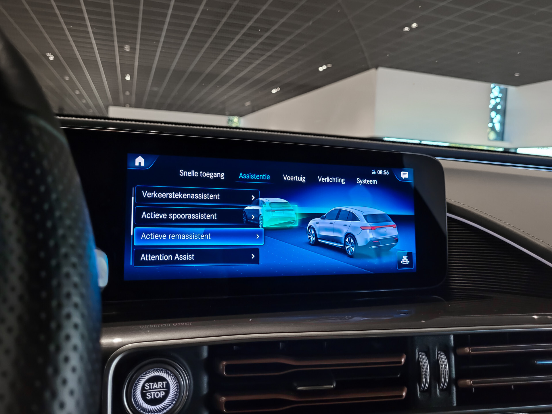 Mercedes-Benz EQC 400 4M AMG Rij-assistentie | Schuifdak | Burmester | 21"AMG | Trekhaak | Treeplanken Foto 16