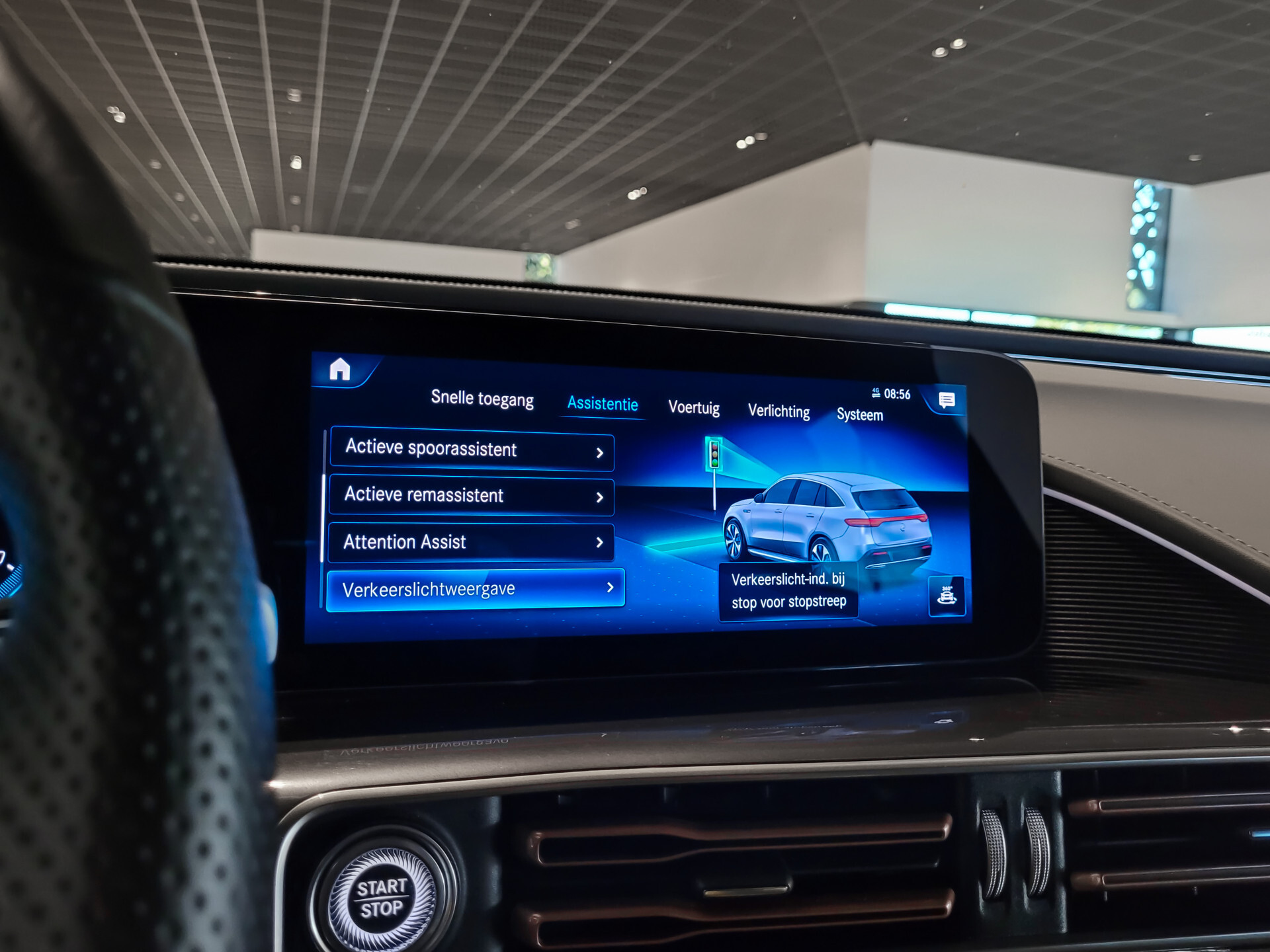 Mercedes-Benz EQC 400 4M AMG Rij-assistentie | Schuifdak | Burmester | 21"AMG | Trekhaak | Treeplanken Foto 18