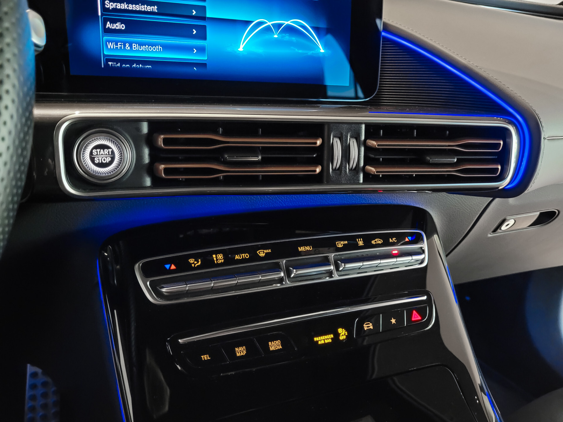 Mercedes-Benz EQC 400 4M AMG Rij-assistentie | Schuifdak | Burmester | 21"AMG | Trekhaak | Treeplanken Foto 30