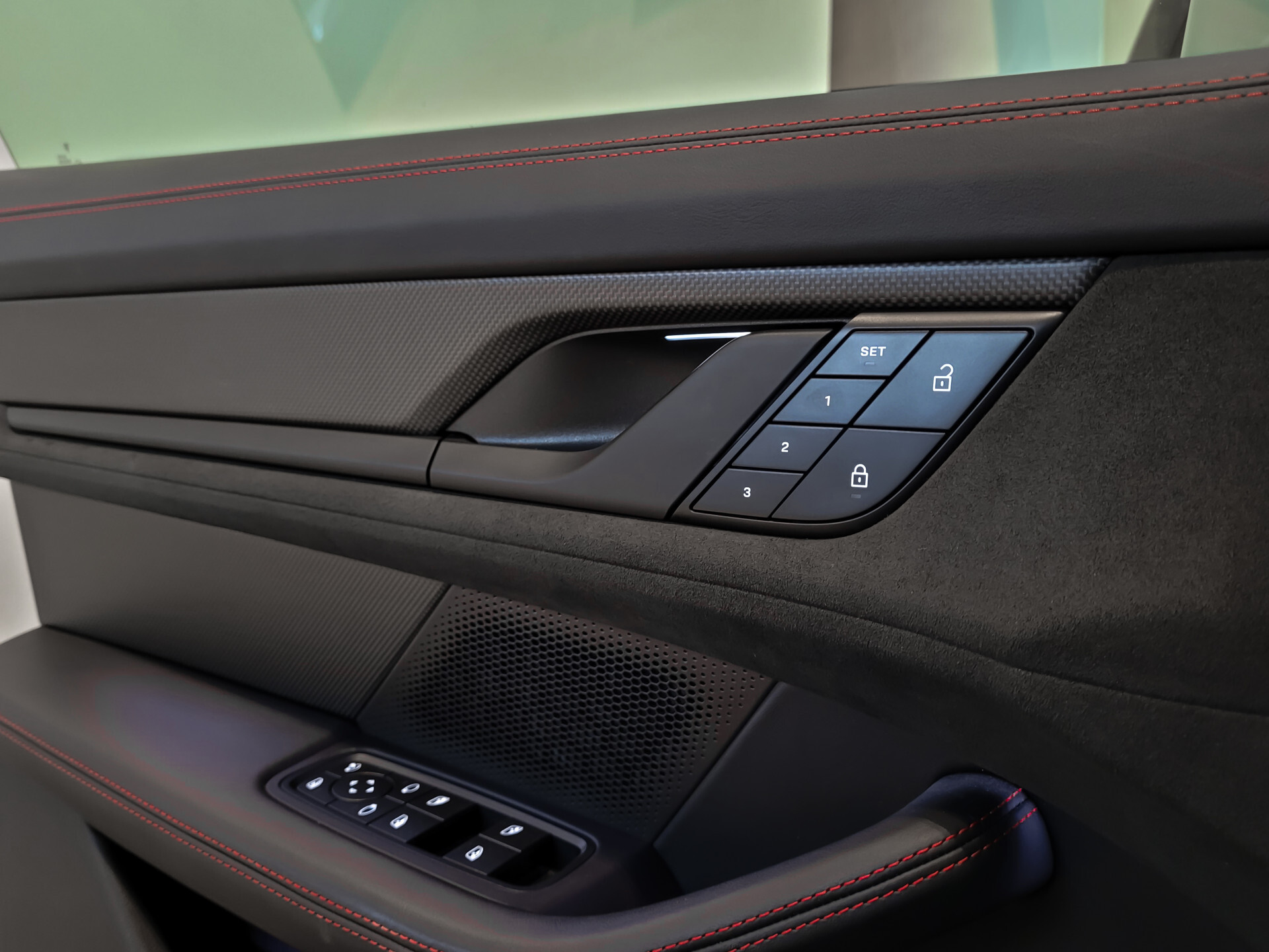 Porsche Taycan Sport Turismo GTS 517 pk 93 kWh Achterasbesturing | HUD | Entry&Drive | Innodrive/Passenger display | Panoramadak | Carbon Foto 10