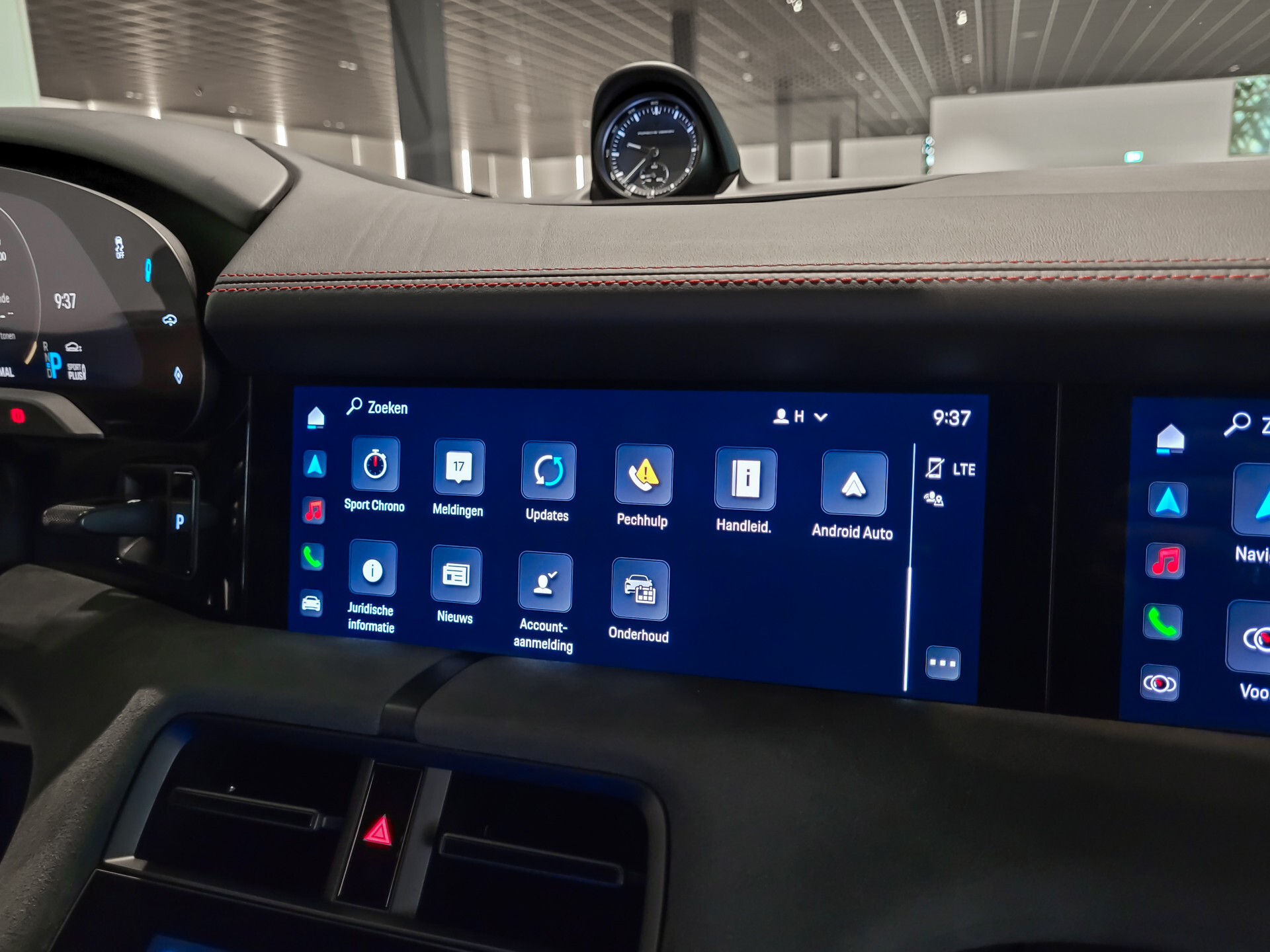 Porsche Taycan Sport Turismo GTS 517 pk 93 kWh Achterasbesturing | HUD | Entry&Drive | Innodrive/Passenger display | Panoramadak | Carbon Foto 19