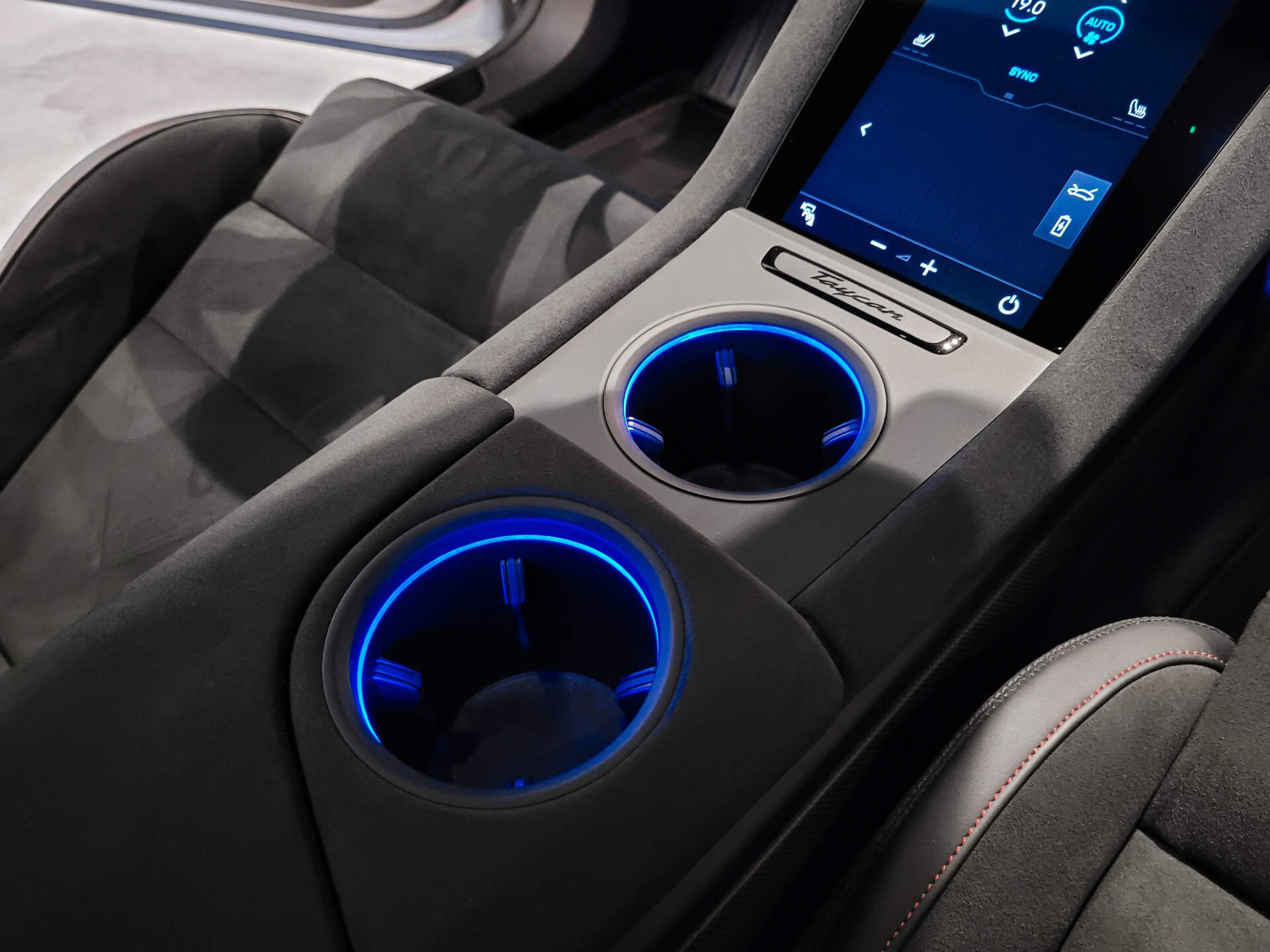 Porsche Taycan Sport Turismo GTS 517 pk 93 kWh Achterasbesturing | HUD | Entry&Drive | Innodrive/Passenger display | Panoramadak | Carbon Foto 26