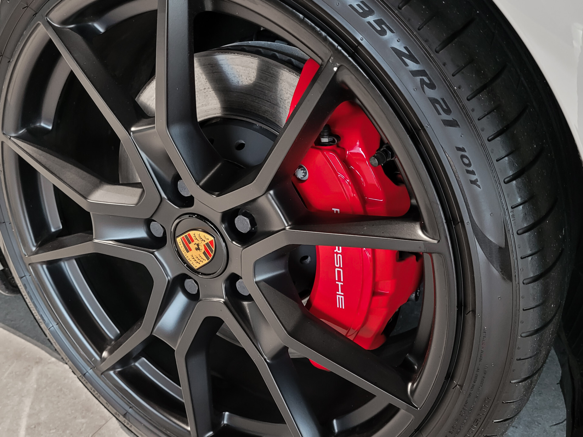 Porsche Taycan Sport Turismo GTS 517 pk 93 kWh Achterasbesturing | HUD | Entry&Drive | Innodrive/Passenger display | Panoramadak | Carbon Foto 32