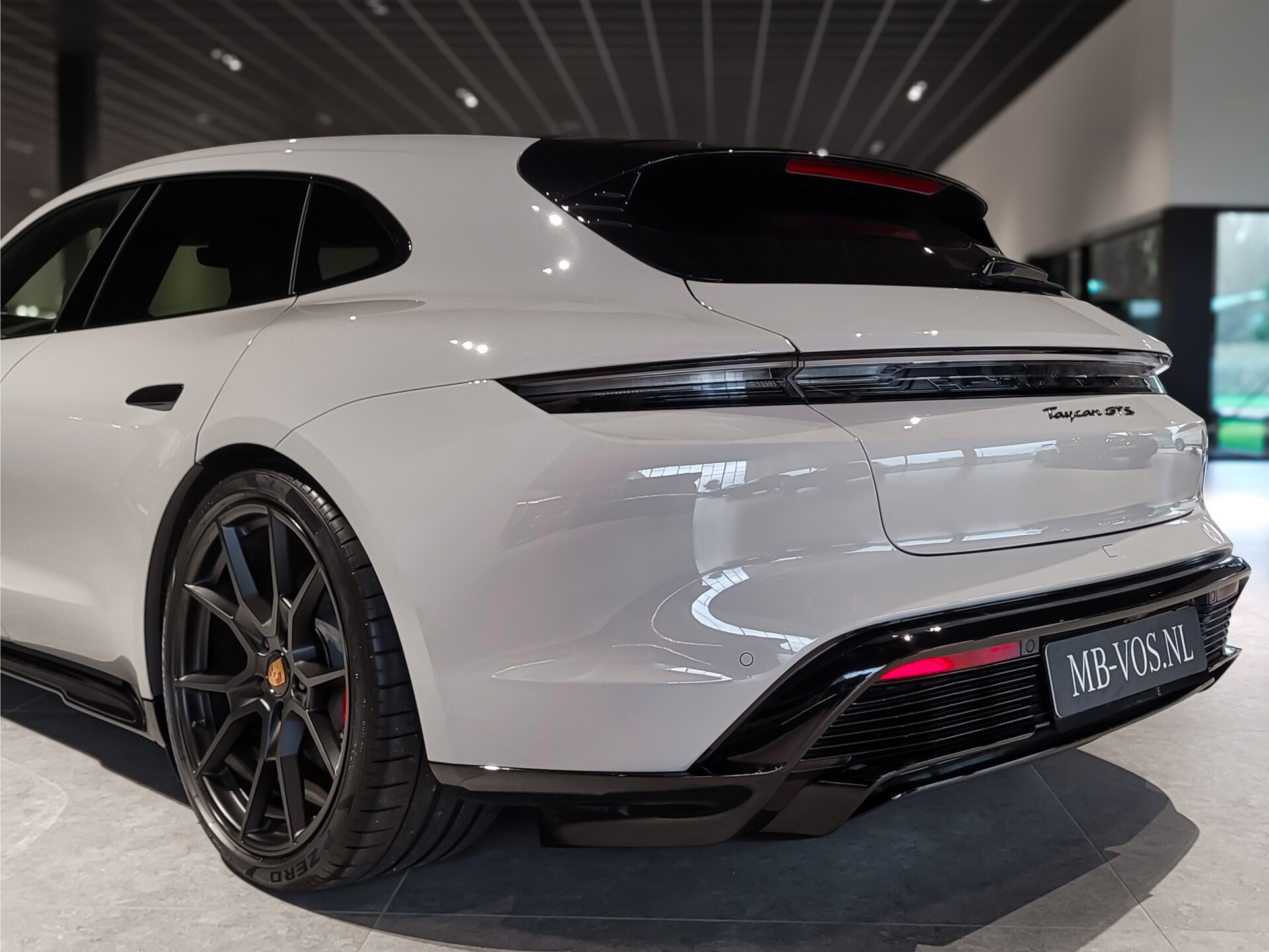 Porsche Taycan Sport Turismo GTS 517 pk 93 kWh Achterasbesturing | HUD | Entry&Drive | Innodrive/Passenger display | Panoramadak | Carbon Foto 45