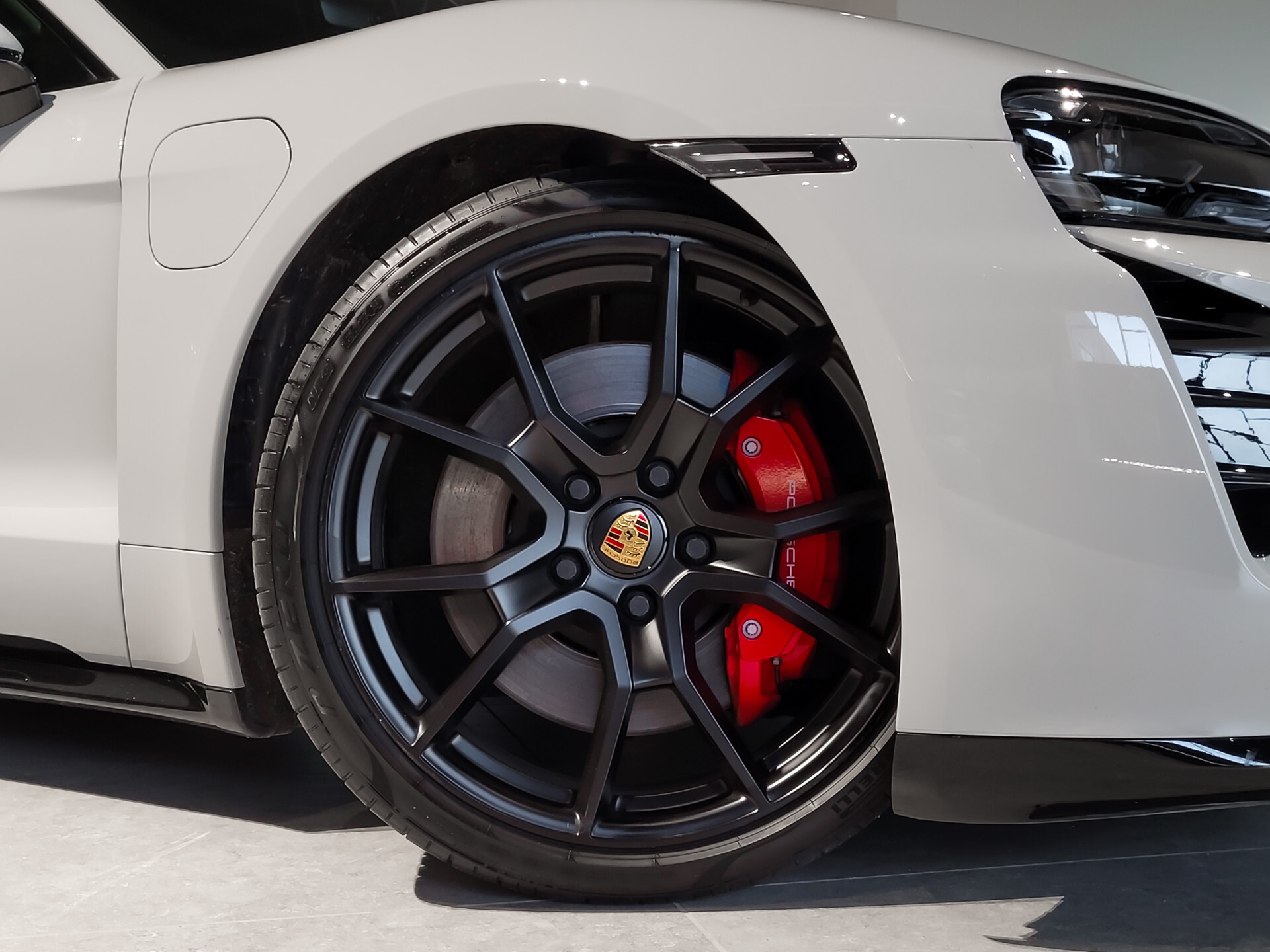 Porsche Taycan Sport Turismo GTS 517 pk 93 kWh Achterasbesturing | HUD | Entry&Drive | Innodrive/Passenger display | Panoramadak | Carbon Foto 46