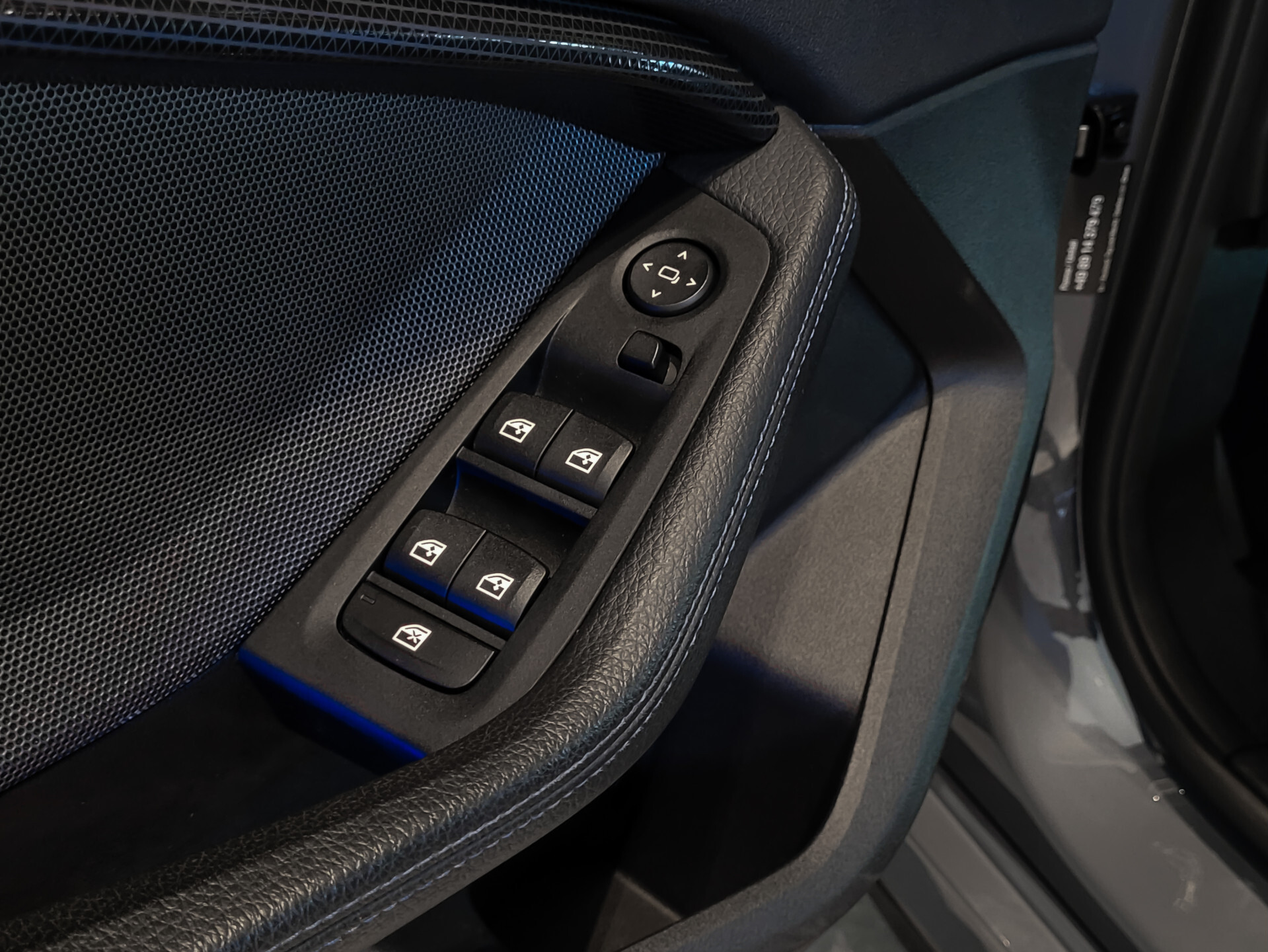 BMW 1-serie M135i xDrive Performance | Aerodynamica | Sportstoelen | Harman-Kardon | Active Guard | LED Foto 10