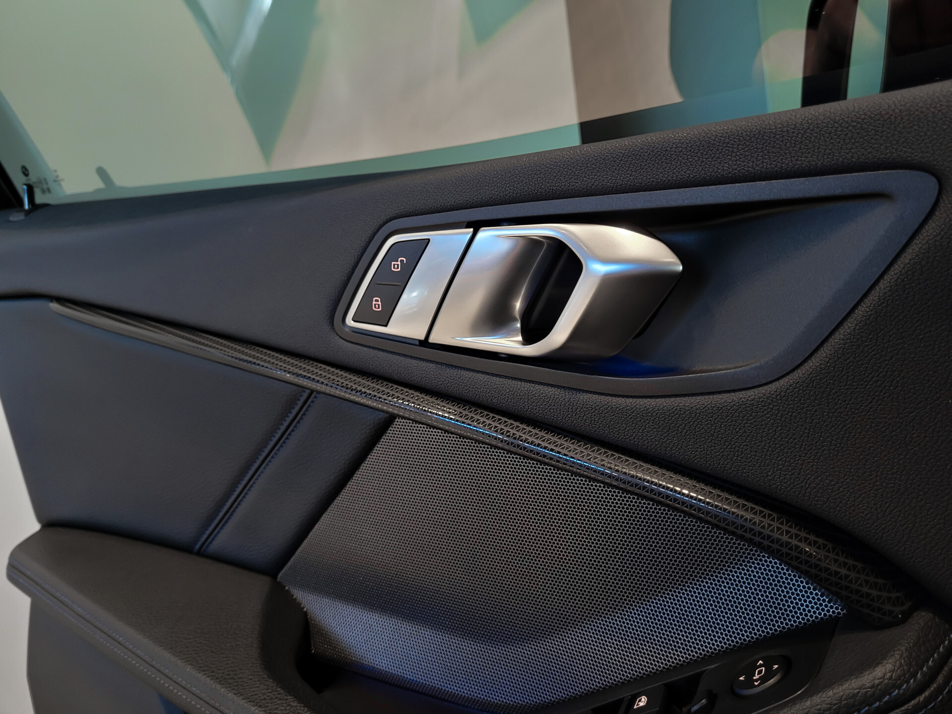 BMW 1-serie M135i xDrive Performance | Aerodynamica | Sportstoelen | Harman-Kardon | Active Guard | LED Foto 12