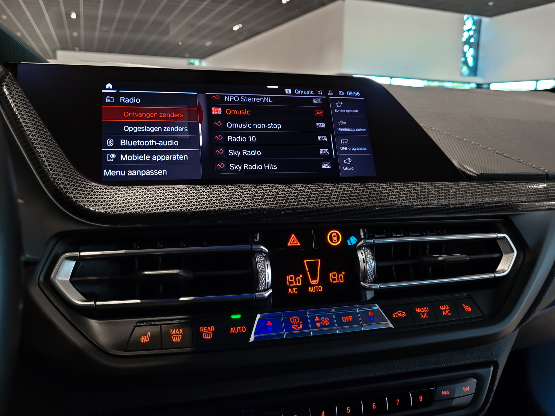 BMW 1-serie M135i xDrive Performance | Aerodynamica | Sportstoelen | Harman-Kardon | Active Guard | LED Foto 21