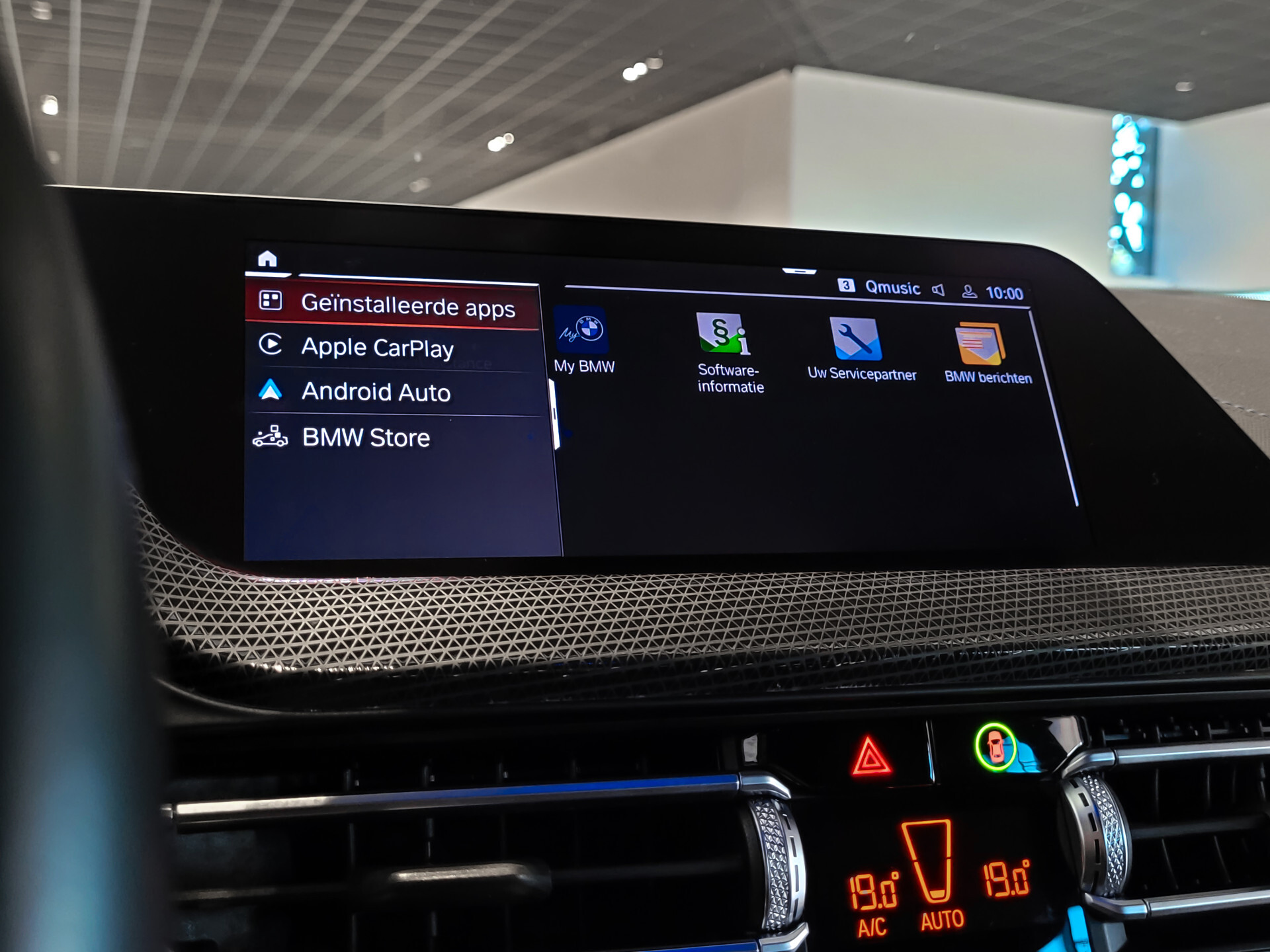 BMW 1-serie M135i xDrive Performance | Aerodynamica | Sportstoelen | Harman-Kardon | Active Guard | LED Foto 29