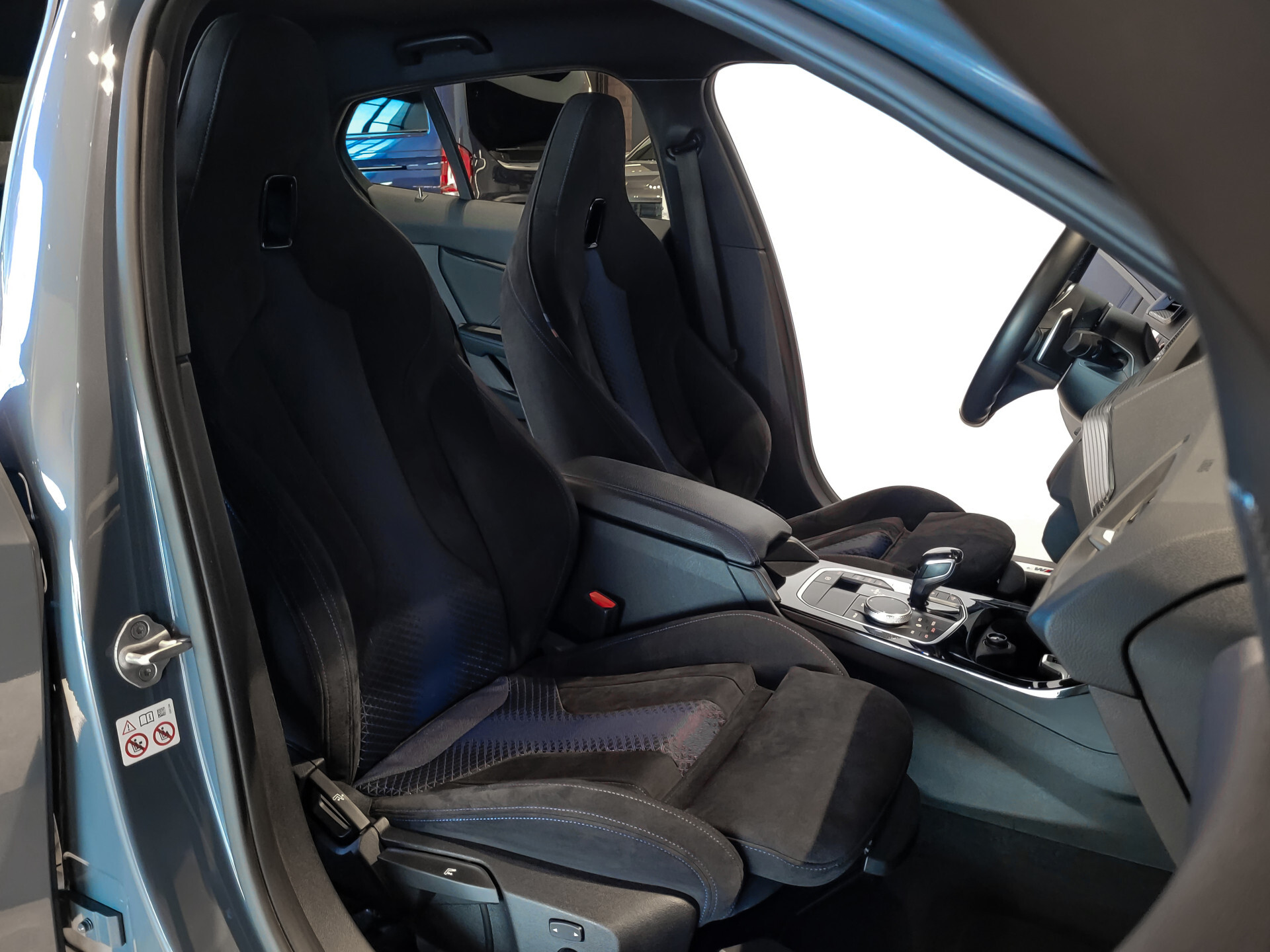 BMW 1-serie M135i xDrive Performance | Aerodynamica | Sportstoelen | Harman-Kardon | Active Guard | LED Foto 6