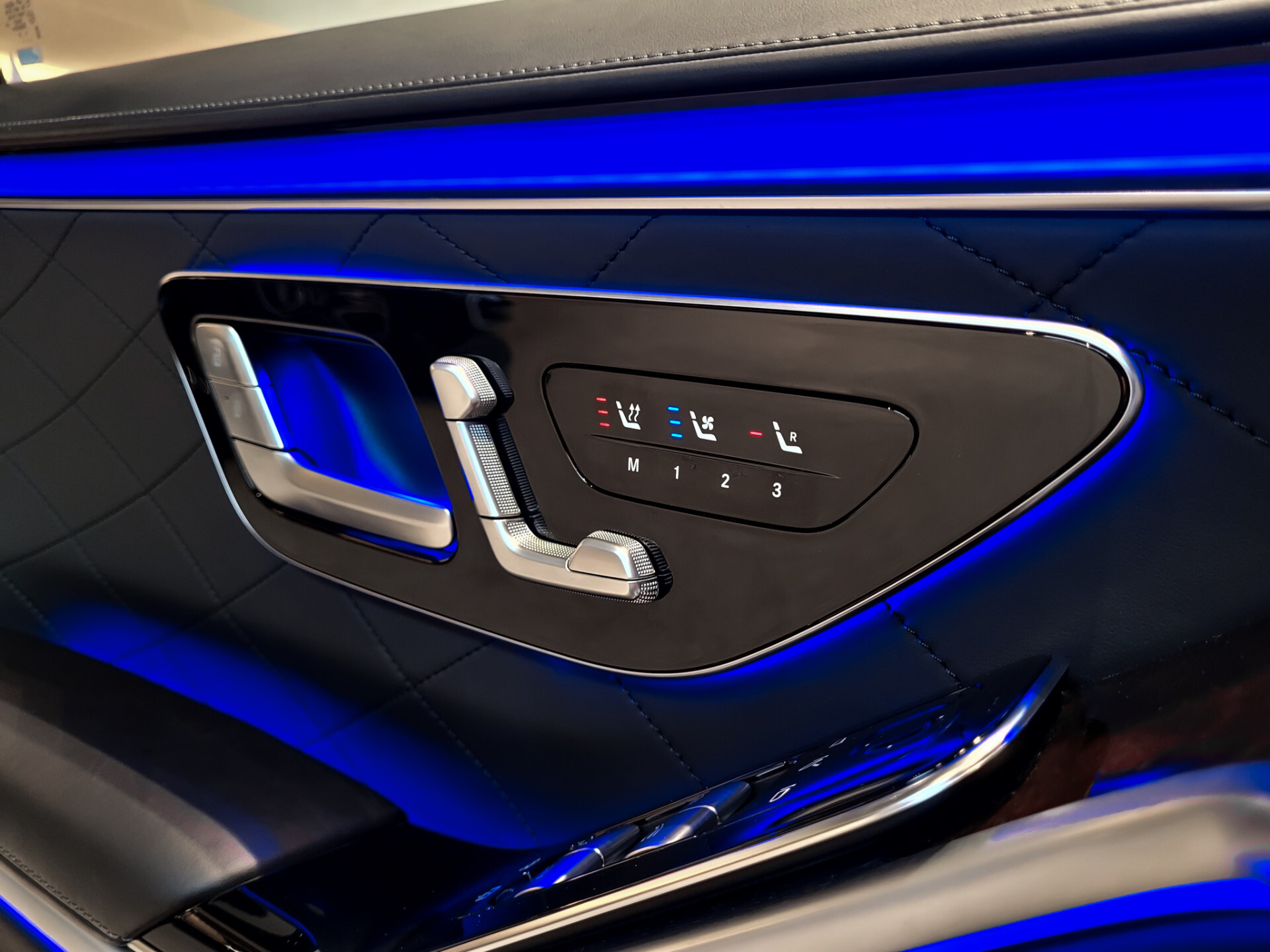 Mercedes-Benz S-Klasse 500 4M AMG Exclusive | 4xMassage | Entertainment | Achterassturing | 4xstoelkoeling | HUD Foto 18