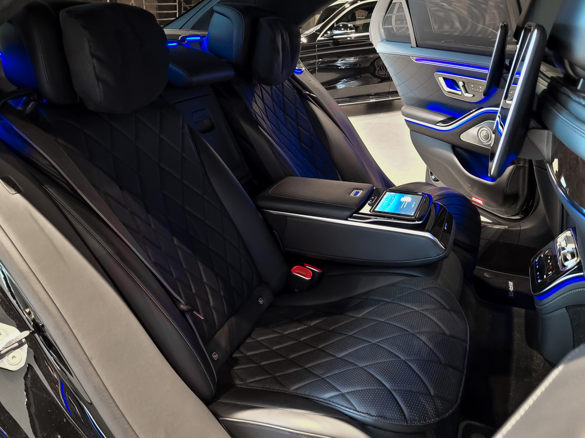 Mercedes-Benz S-Klasse 500 4M AMG Exclusive | 4xMassage | Entertainment | Achterassturing | 4xstoelkoeling | HUD Foto 4