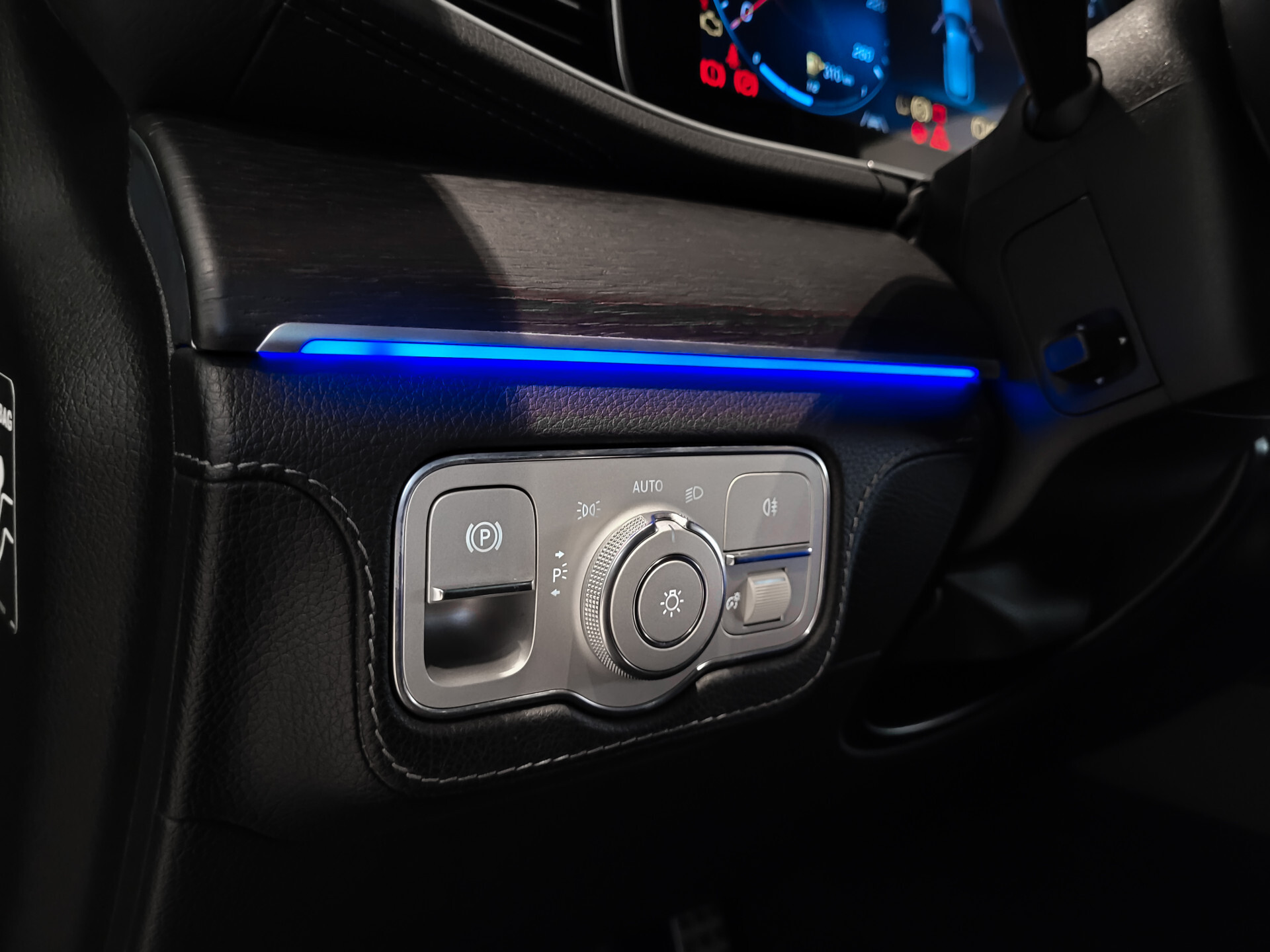 Mercedes-Benz GLE 450 4-M AMG Luchtvering | Distronic | Keyless | 22" | Panoramadak | HUD | Burmester | Trekhaak Foto 16