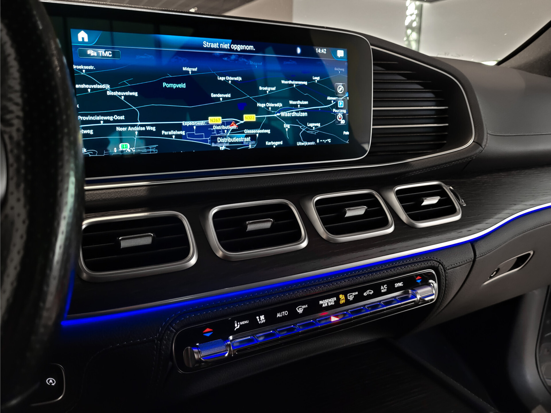 Mercedes-Benz GLE 450 4-M AMG Luchtvering | Distronic | Keyless | 22" | Panoramadak | HUD | Burmester | Trekhaak Foto 24