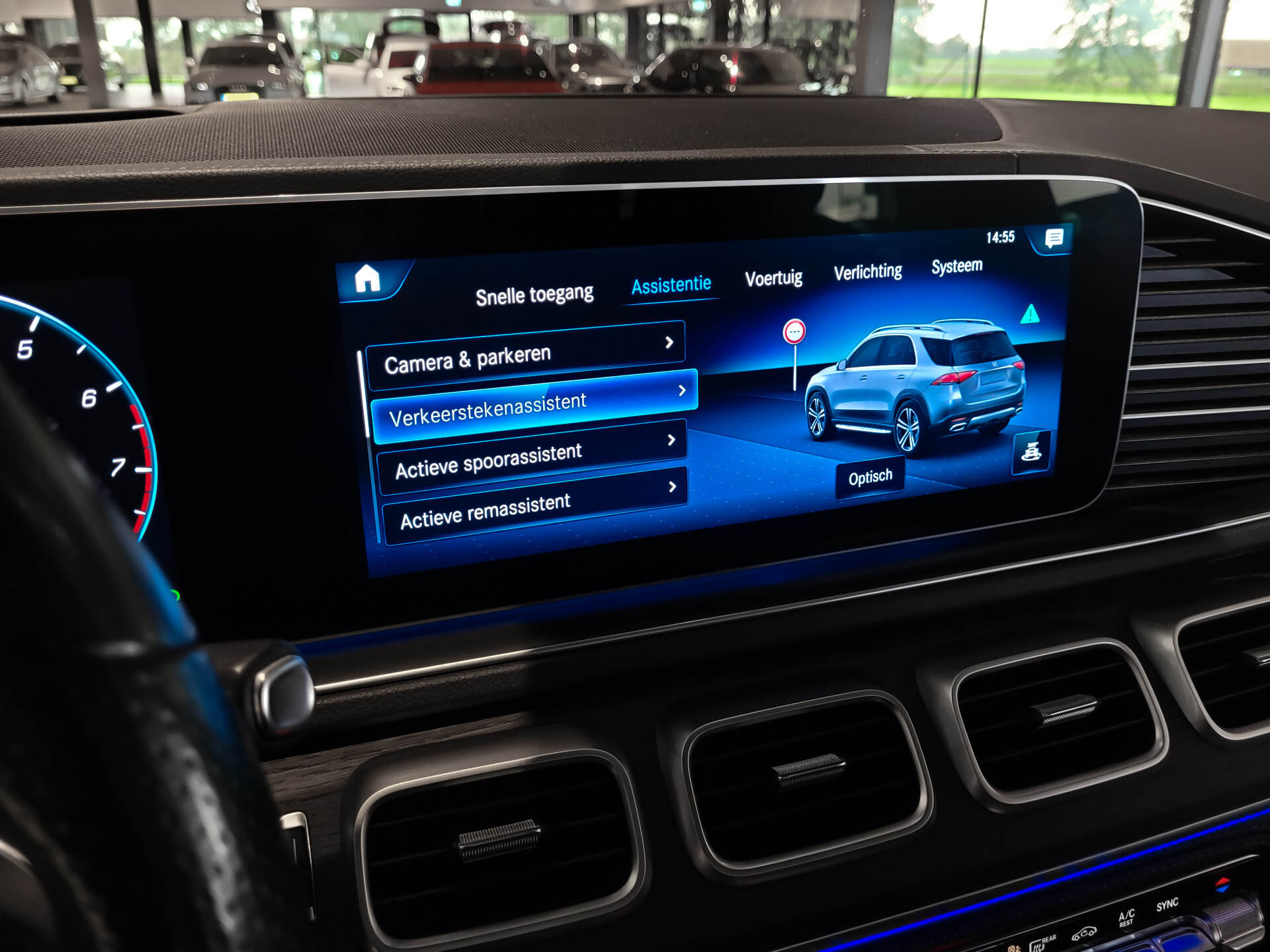 Mercedes-Benz GLE 450 4-M AMG Luchtvering | Distronic | Keyless | 22" | Panoramadak | HUD | Burmester | Trekhaak Foto 25