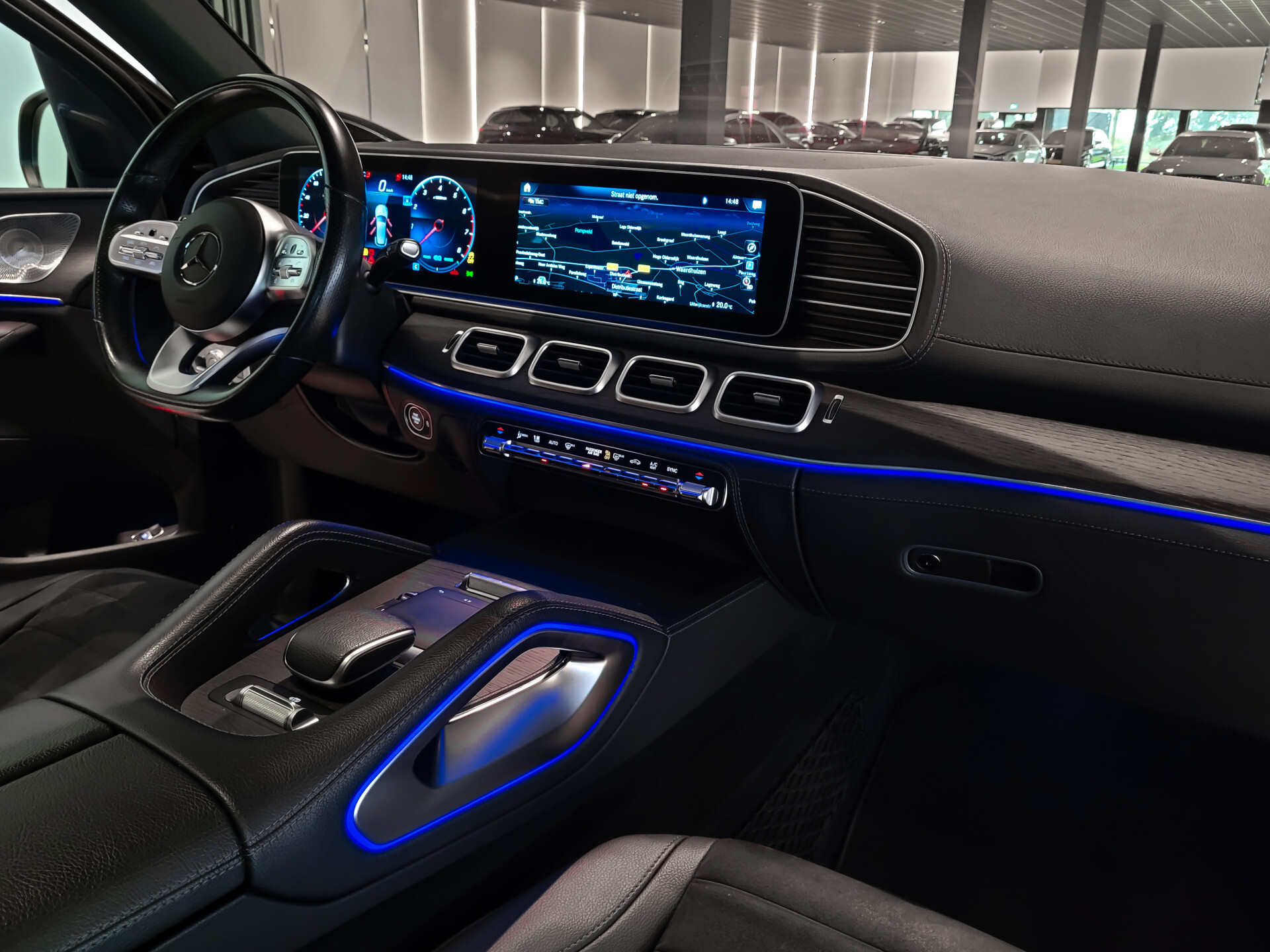 Mercedes-Benz GLE 450 4-M AMG Luchtvering | Distronic | Keyless | 22" | Panoramadak | HUD | Burmester | Trekhaak Foto 26