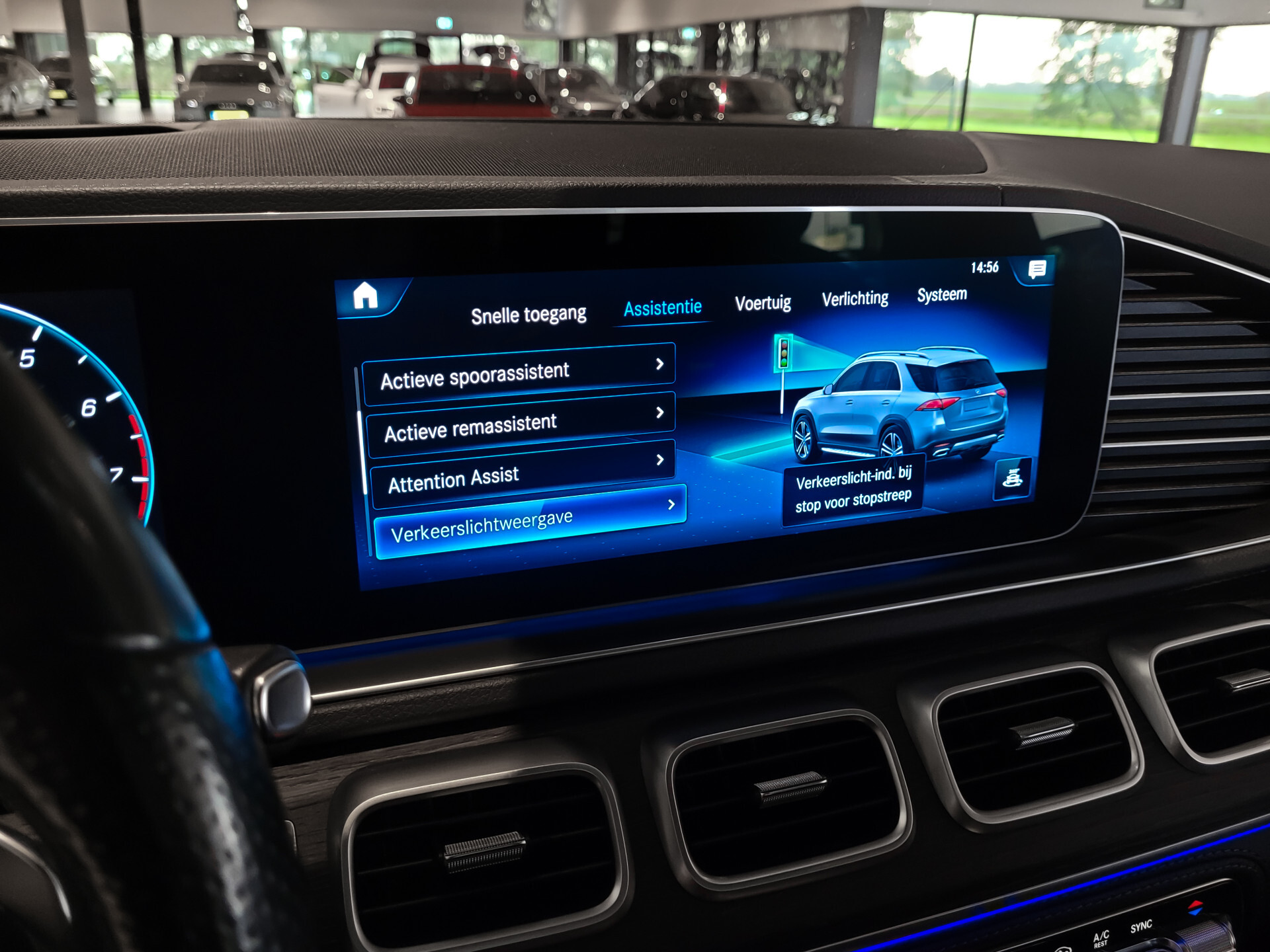 Mercedes-Benz GLE 450 4-M AMG Luchtvering | Distronic | Keyless | 22" | Panoramadak | HUD | Burmester | Trekhaak Foto 31