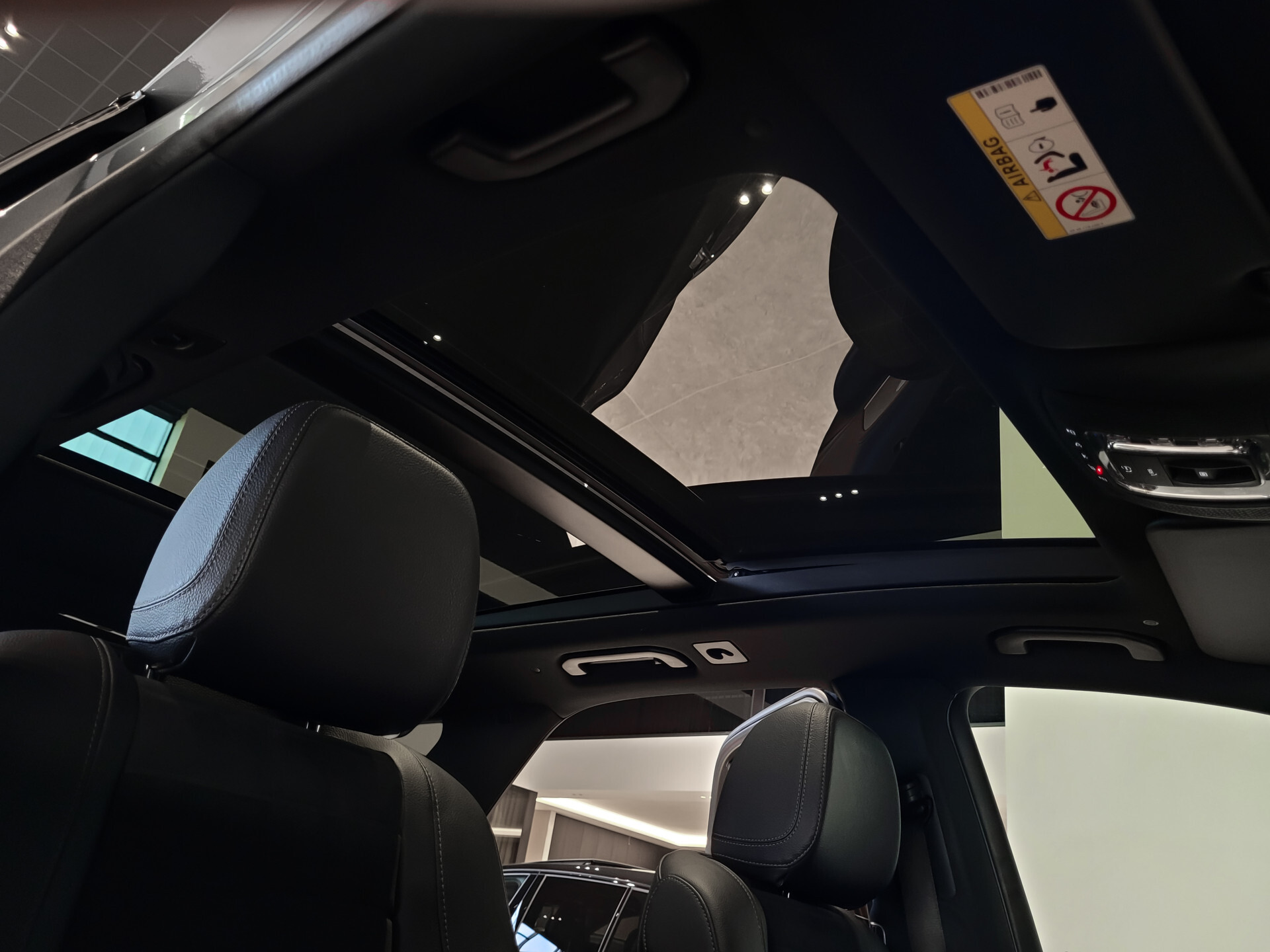 Mercedes-Benz GLE 450 4-M AMG Luchtvering | Distronic | Keyless | 22" | Panoramadak | HUD | Burmester | Trekhaak Foto 44