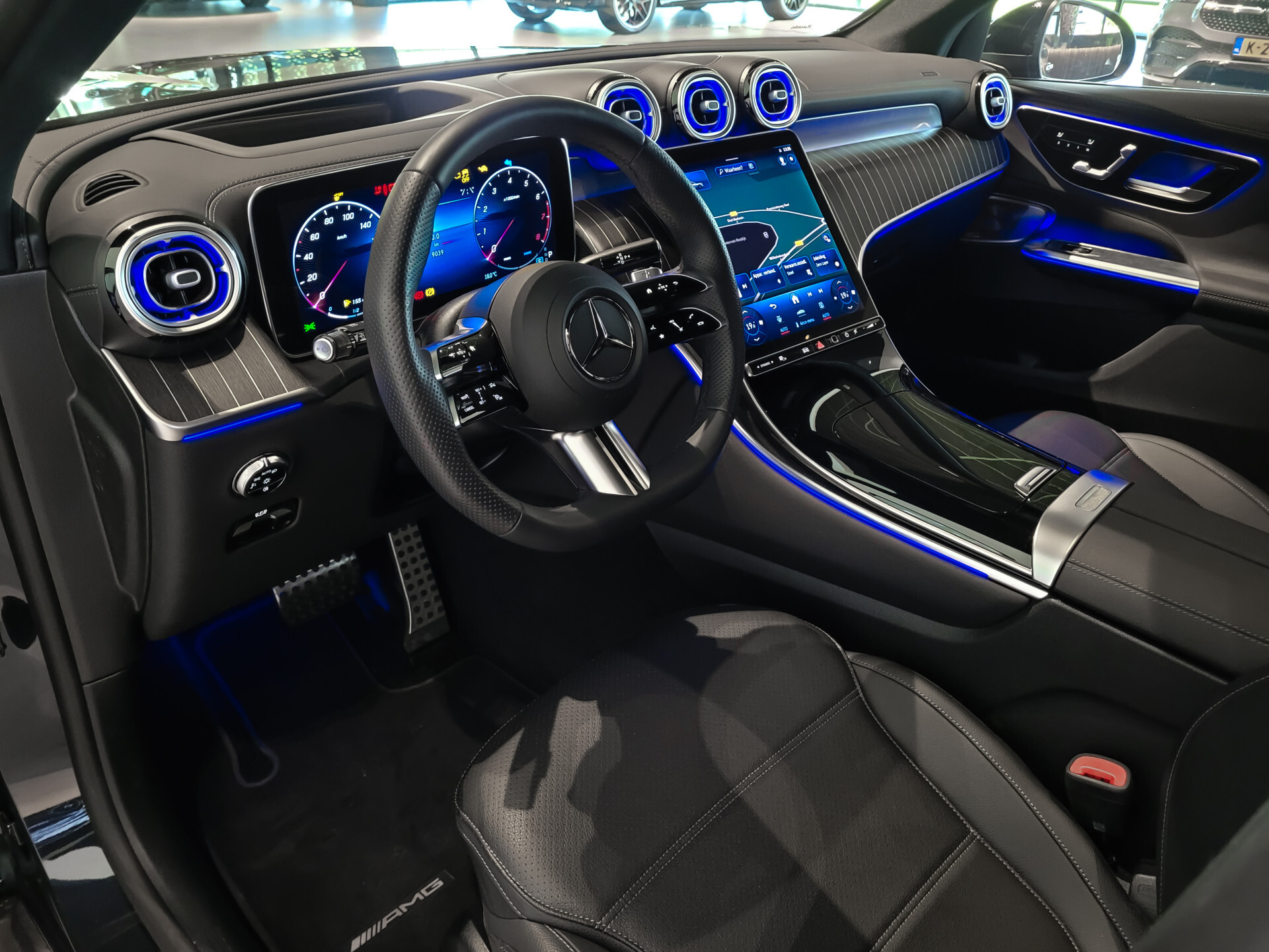 Mercedes-Benz GLC 300 4M AMG Night | Luchtvering | Massage | Stoelkoeling | Mem | HUD | Achterassturing | 20" Foto 22