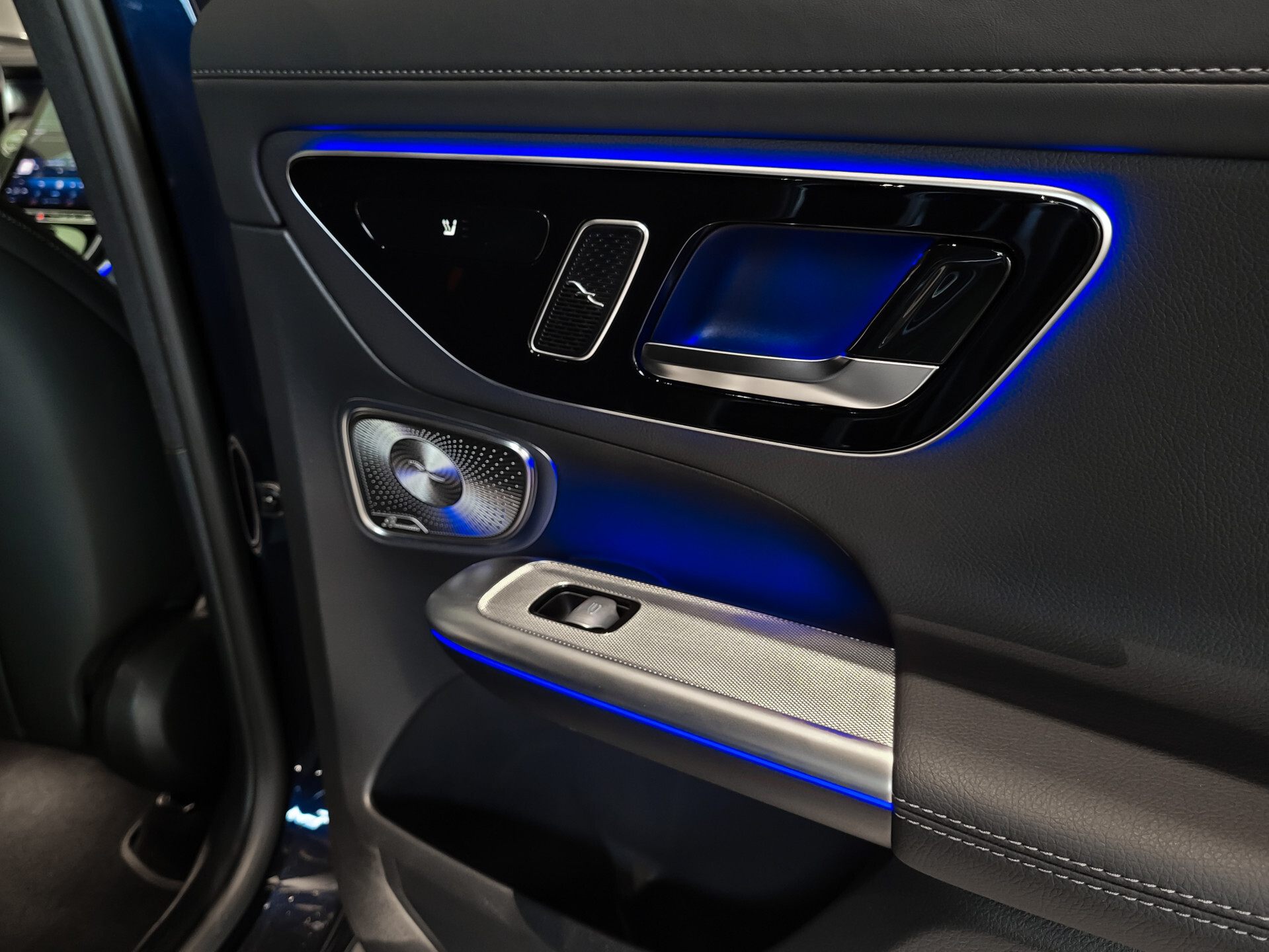 Mercedes-Benz GLC 300 4M AMG Night | Luchtvering | Massage | Stoelkoeling | Mem | HUD | Achterassturing | 20" Foto 33