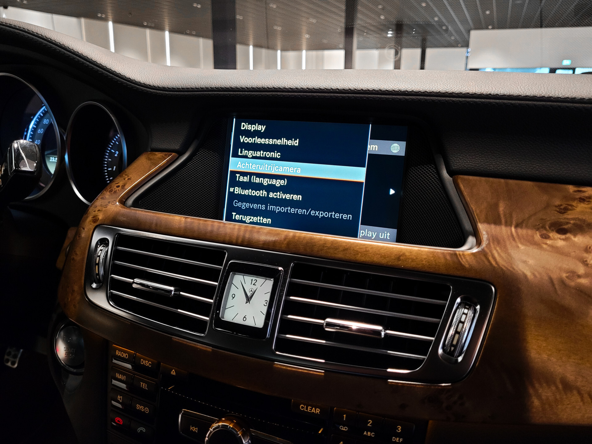 Mercedes-Benz CLS-Klasse 500 AMG Luchtvering | Schuifdak | Keyless | Distronic | Harman-Kardon | Massage | Nightvision | Dealer onderhouden Foto 18