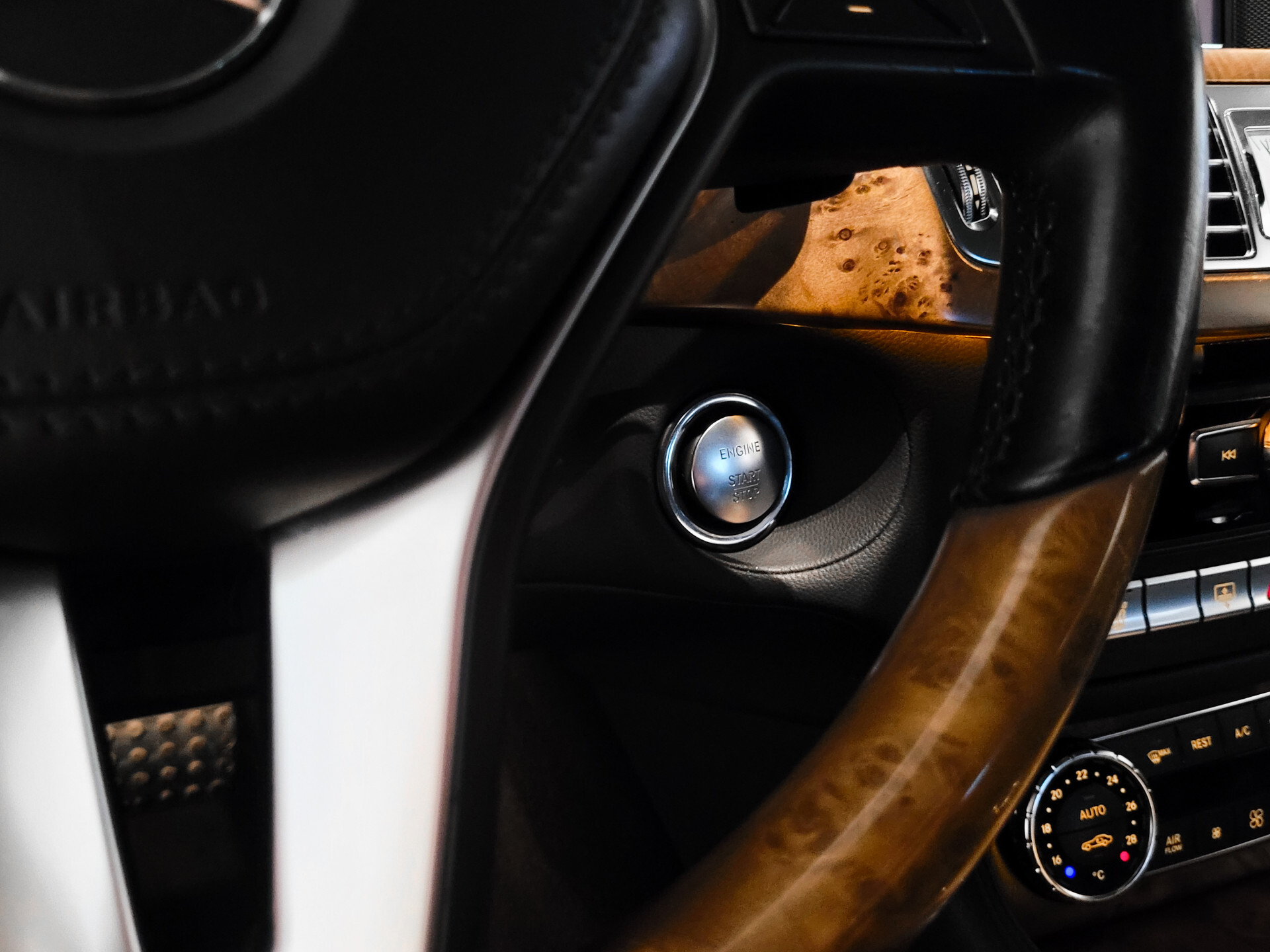 Mercedes-Benz CLS-Klasse 500 AMG Luchtvering | Schuifdak | Keyless | Distronic | Harman-Kardon | Massage | Nightvision | Dealer onderhouden Foto 25