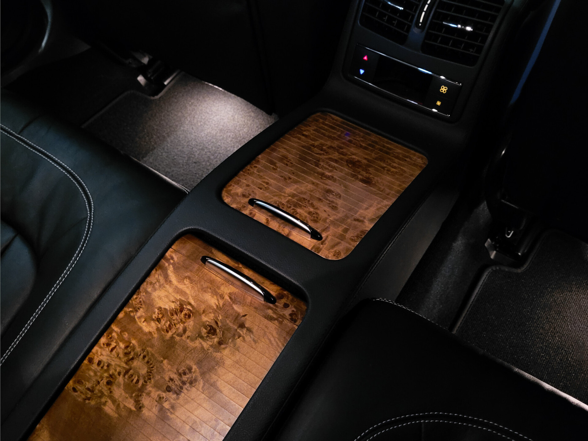 Mercedes-Benz CLS-Klasse 500 AMG Luchtvering | Schuifdak | Keyless | Distronic | Harman-Kardon | Massage | Nightvision | Dealer onderhouden Foto 26