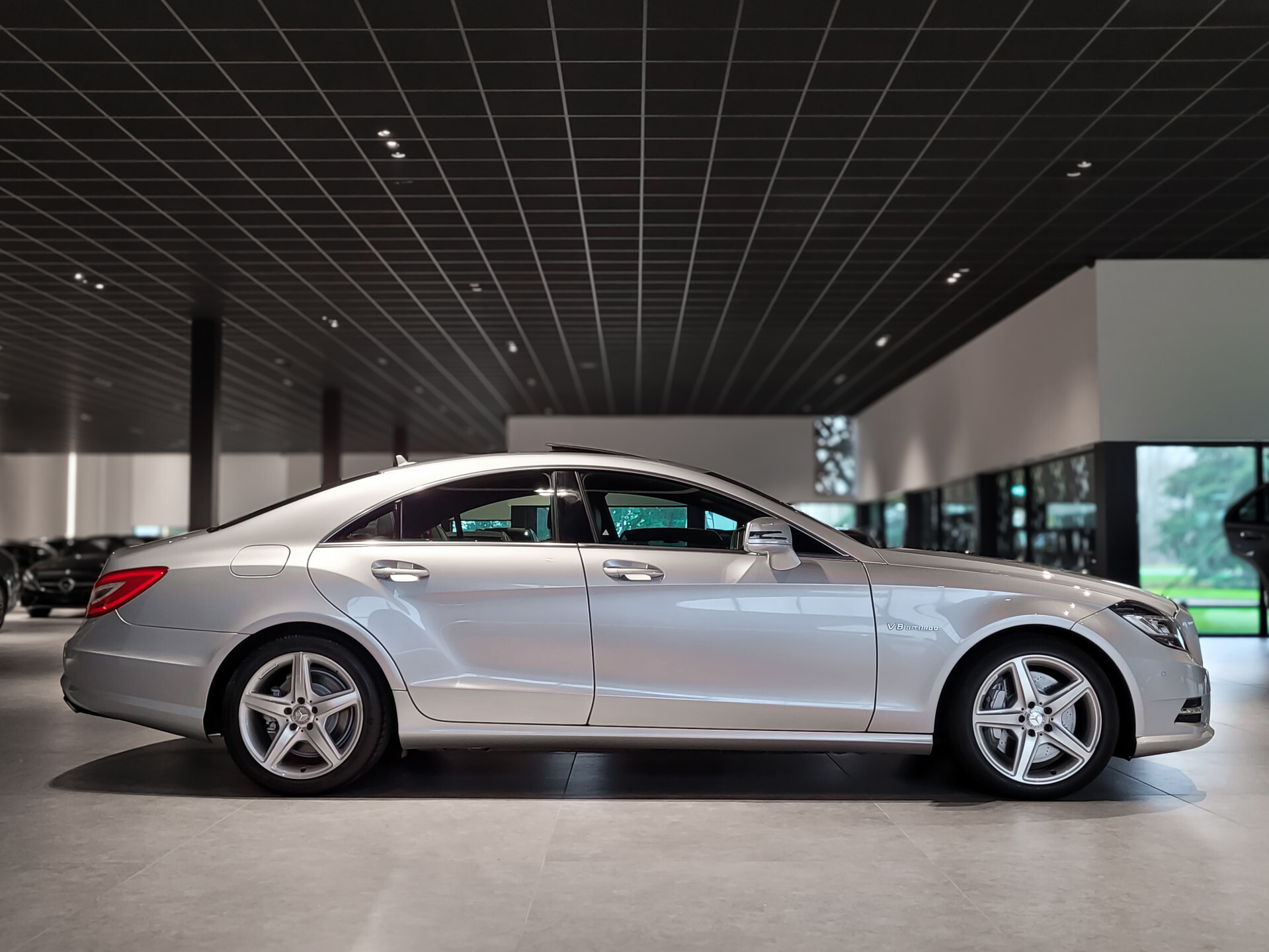 Mercedes-Benz CLS-Klasse 500 AMG Luchtvering | Schuifdak | Keyless | Distronic | Harman-Kardon | Massage | Nightvision | Dealer onderhouden Foto 3