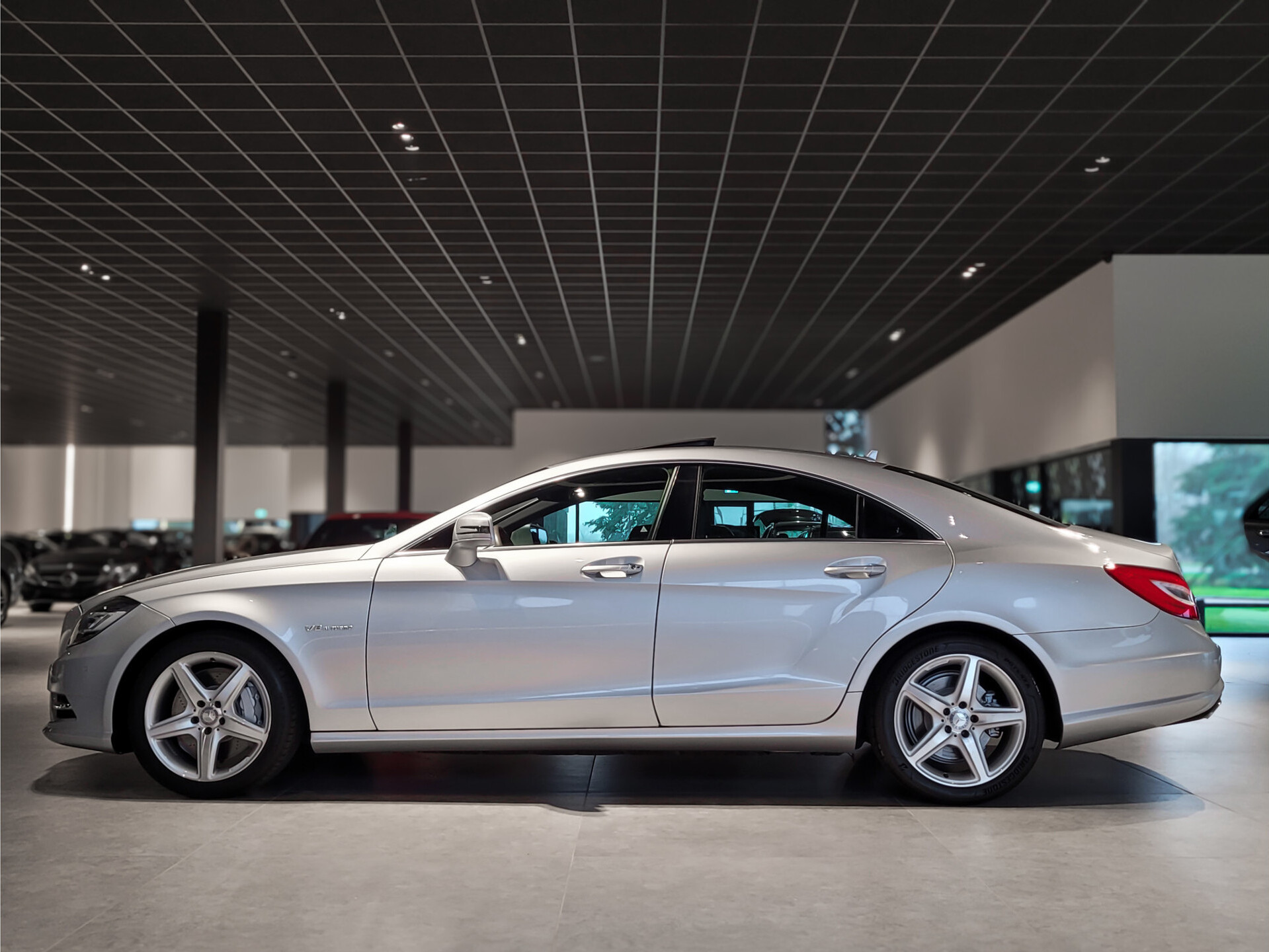 Mercedes-Benz CLS-Klasse 500 AMG Luchtvering | Schuifdak | Keyless | Distronic | Harman-Kardon | Massage | Nightvision | Dealer onderhouden Foto 4