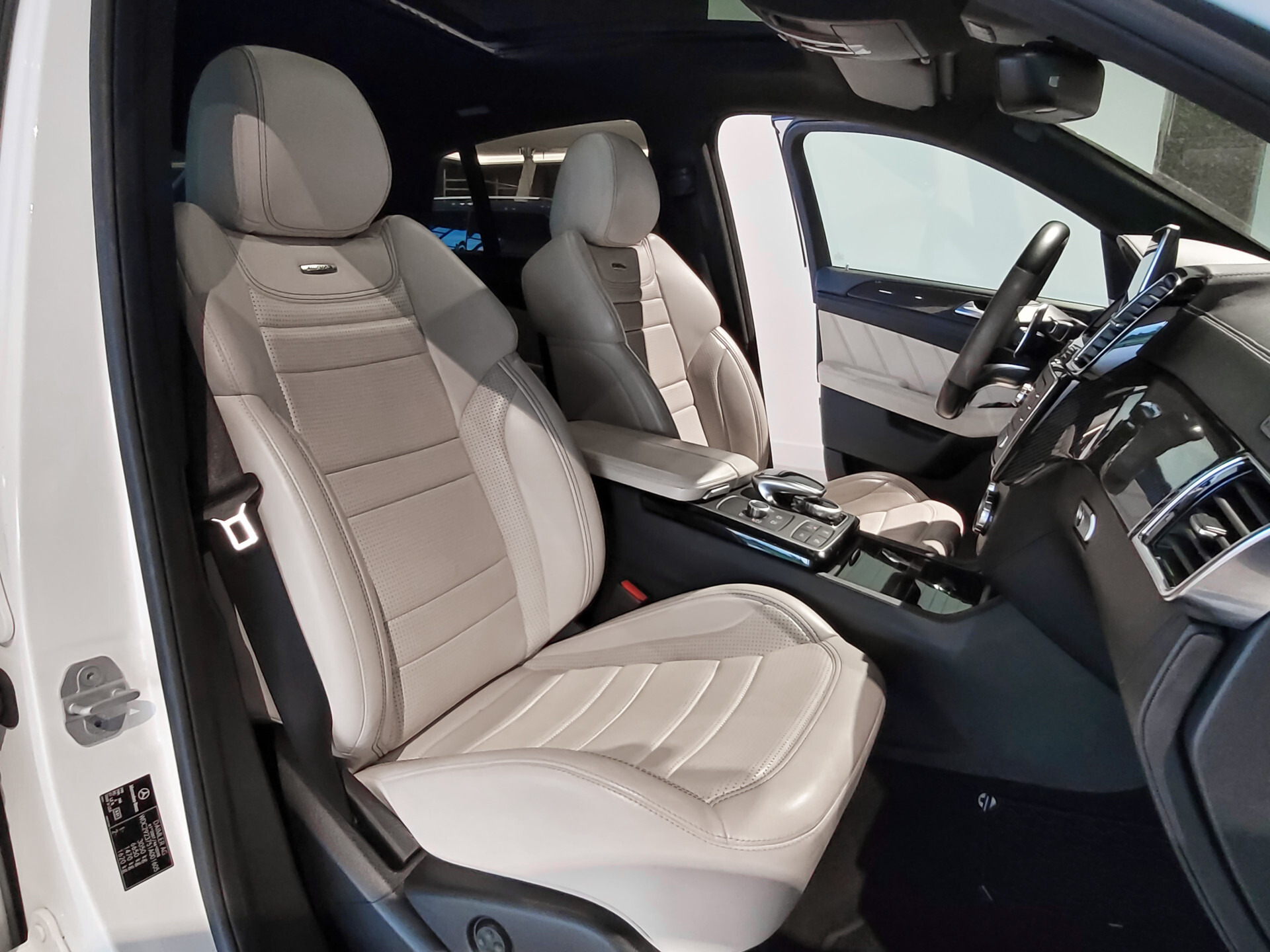 Mercedes-Benz GLE Coupé AMG 63 S 4MATIC Carbon | Exclusive | 22" | Panorama | Stoelkoeling | Mem | Distronic | Harman-Kardon | 22" | Trekhaak Foto 2