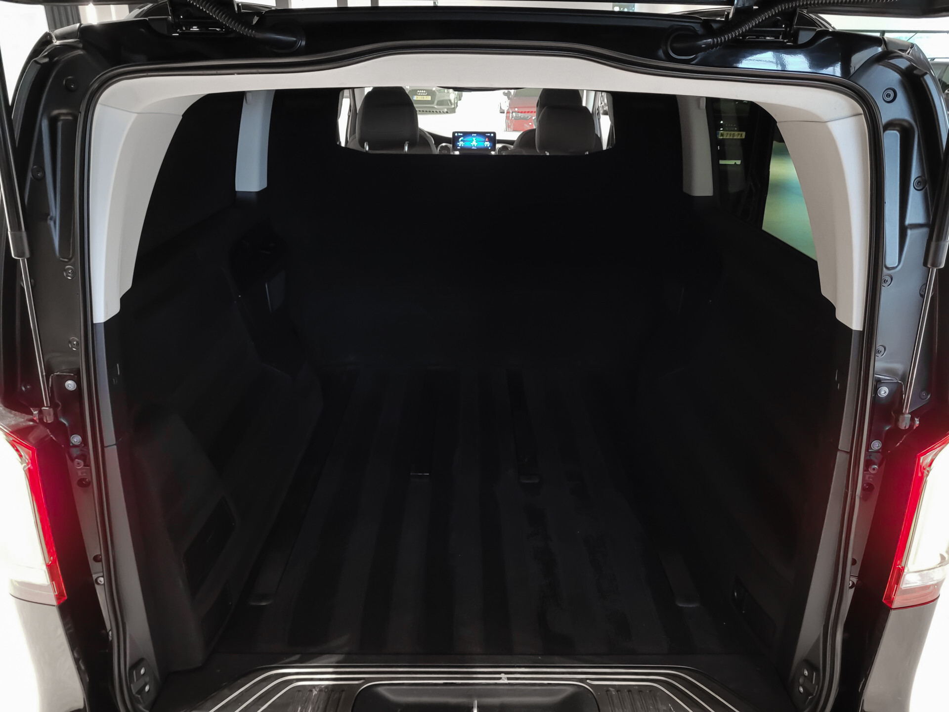 Mercedes-Benz V-Klasse 300d Extra Lang DC Facelift | 2xelektrische schuifdeur | Camera | Aerodynamica | 20" Foto 31