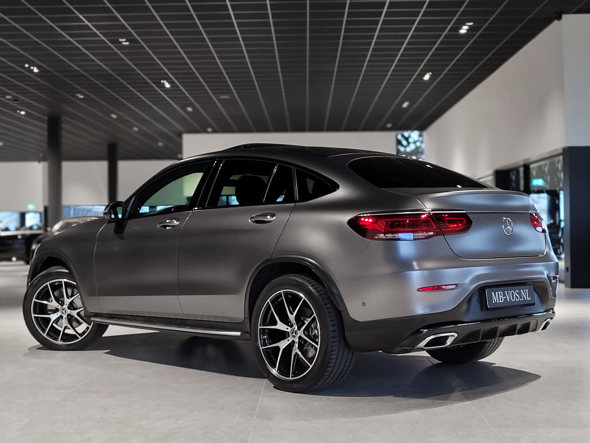 Mercedes-Benz GLC Coupé 200 AMG Manufaktur Carbon | Keyless | Burmester | Mem | Rij-assistentie | Schuifdak | 20" | Night Foto 2