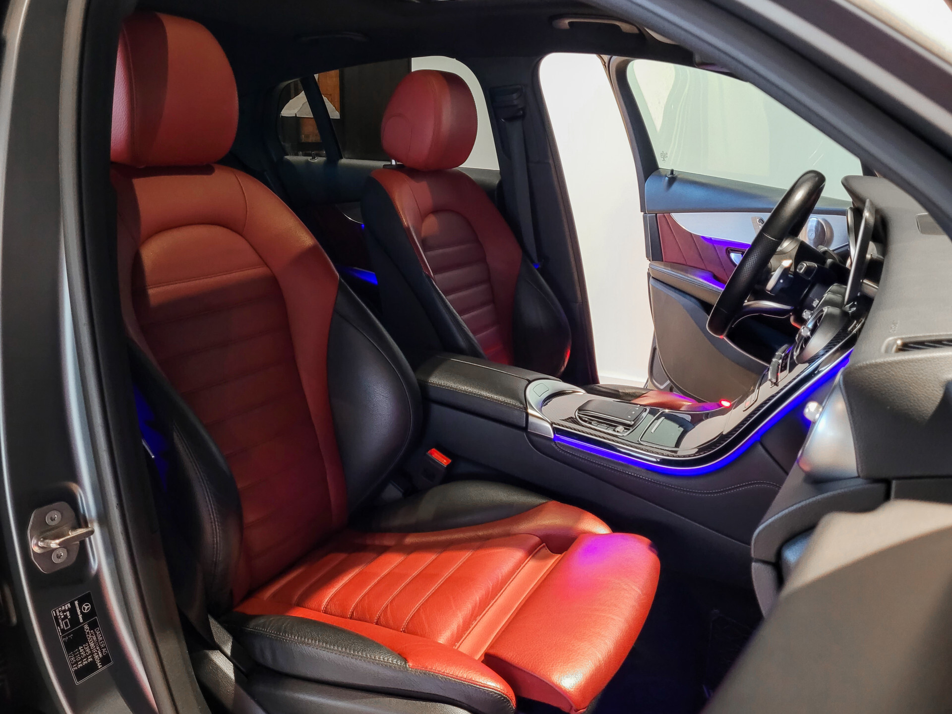 Mercedes-Benz GLC Coupé 200 AMG Manufaktur Carbon | Keyless | Burmester | Mem | Rij-assistentie | Schuifdak | 20" | Night Foto 6