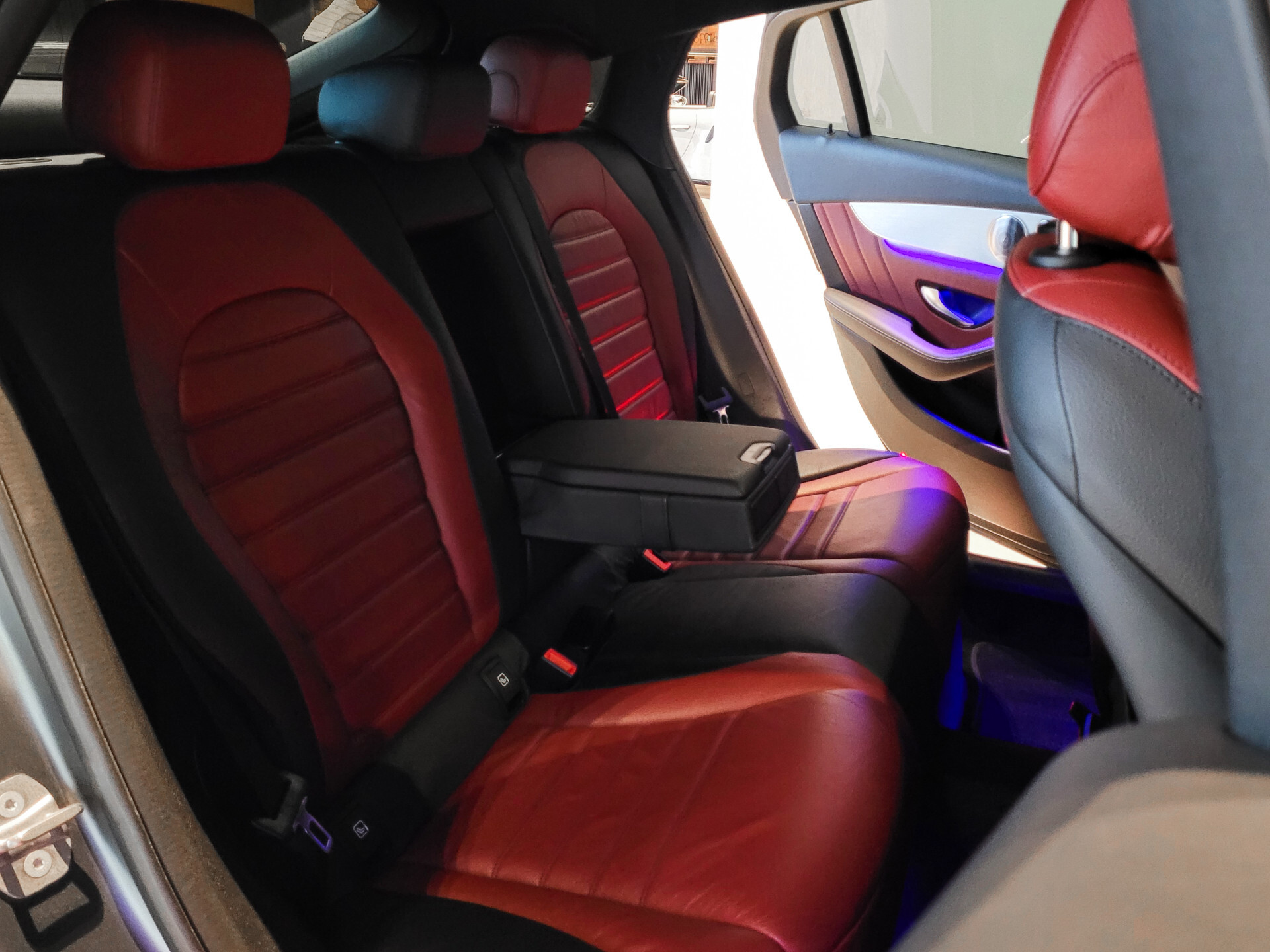 Mercedes-Benz GLC Coupé 200 AMG Manufaktur Carbon | Keyless | Burmester | Mem | Rij-assistentie | Schuifdak | 20" | Night Foto 7