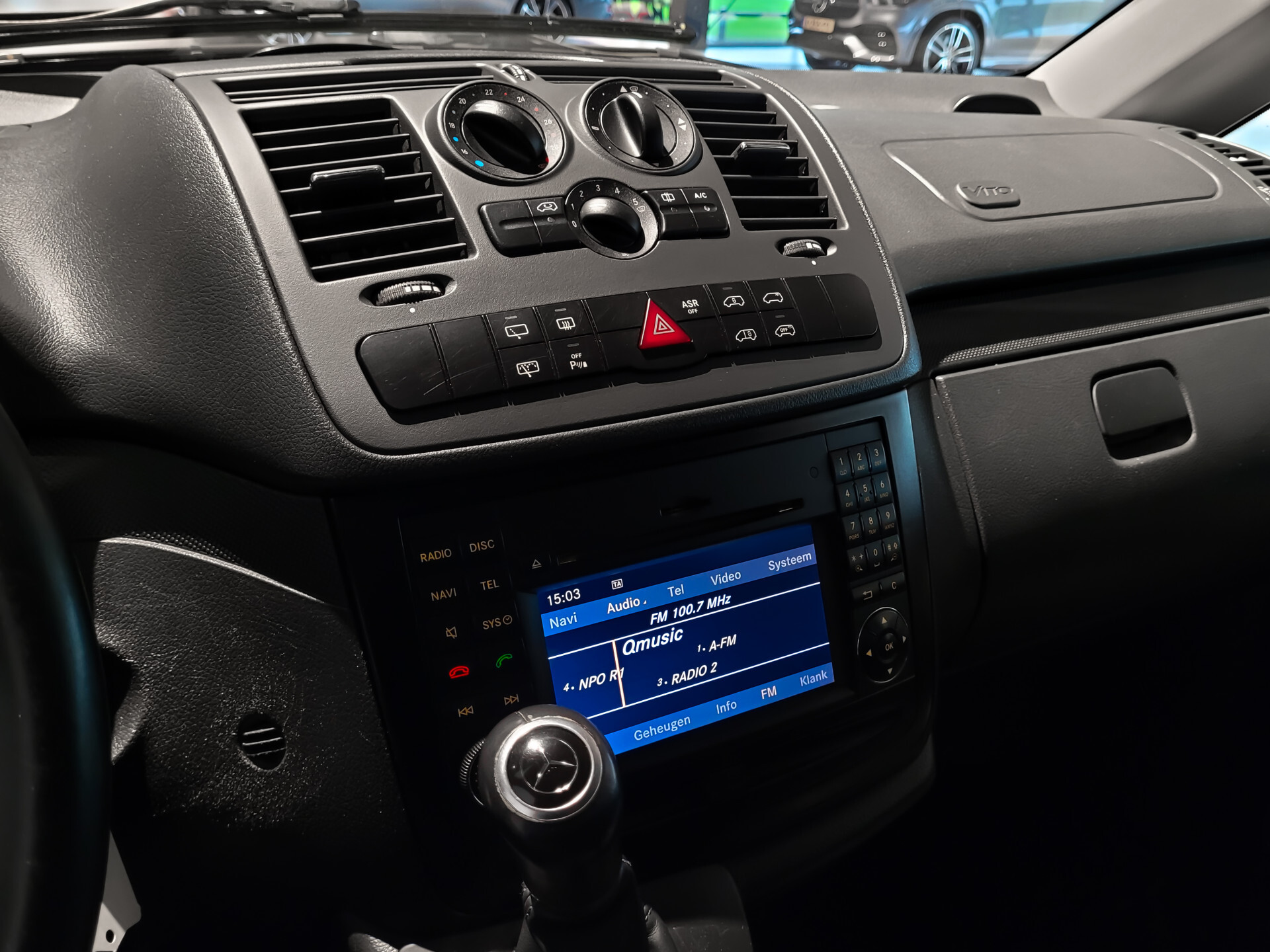 Mercedes-Benz Vito 116 Cdi Lang DC Comfort Plus Leer/Comand | Airco | Trekhaak | Camera | 1ste eigenaar | NL auto Foto 19