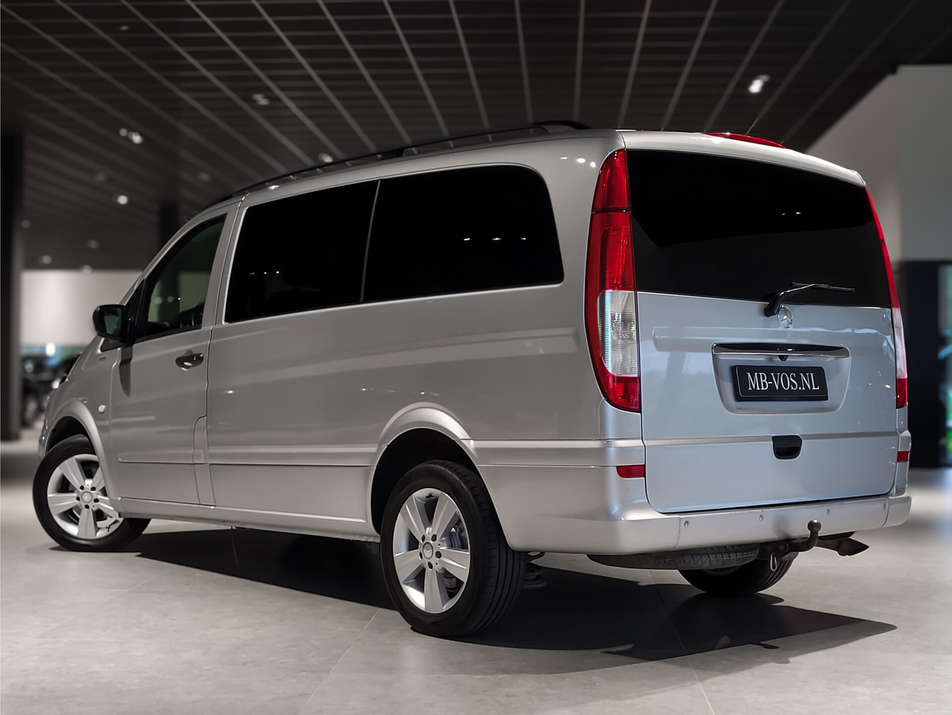 Mercedes-Benz Vito 116 Cdi Lang DC Comfort Plus Leer/Comand | Airco | Trekhaak | Camera | 1ste eigenaar | NL auto Foto 2