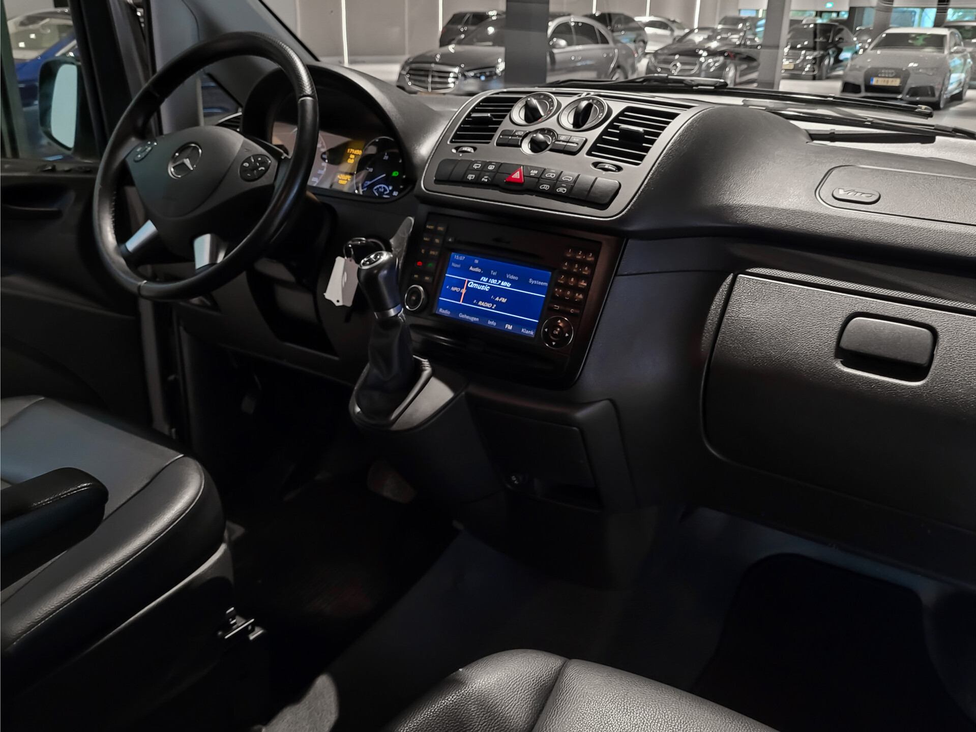 Mercedes-Benz Vito 116 Cdi Lang DC Comfort Plus Leer/Comand | Airco | Trekhaak | Camera | 1ste eigenaar | NL auto Foto 20