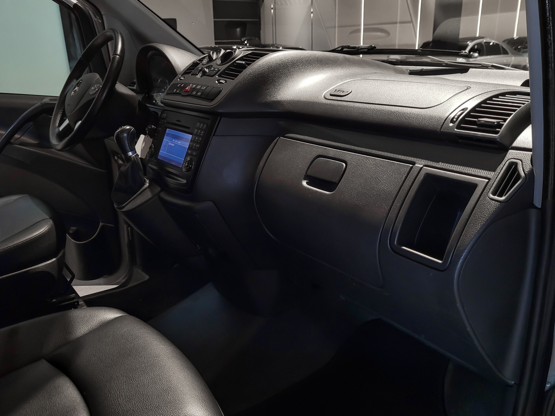 Mercedes-Benz Vito 116 Cdi Lang DC Comfort Plus Leer/Comand | Airco | Trekhaak | Camera | 1ste eigenaar | NL auto Foto 21