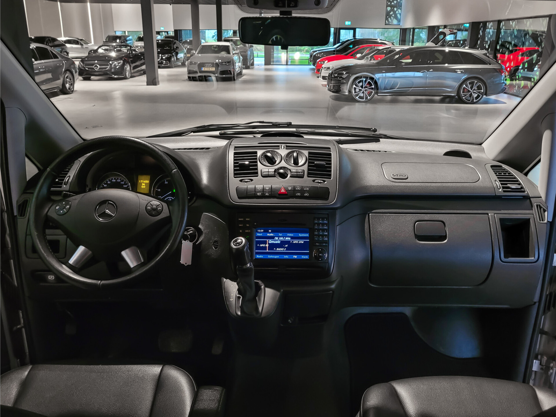 Mercedes-Benz Vito 116 Cdi Lang DC Comfort Plus Leer/Comand | Airco | Trekhaak | Camera | 1ste eigenaar | NL auto Foto 23