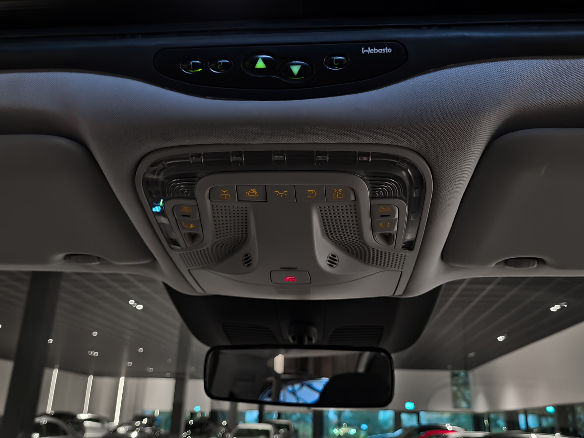 Mercedes-Benz Vito 119 CDI Lang DC Comfort Plus Comand | Schuifdak | ILS | 19" | ECC | Trekhaak | 1ste eigenaar Foto 22