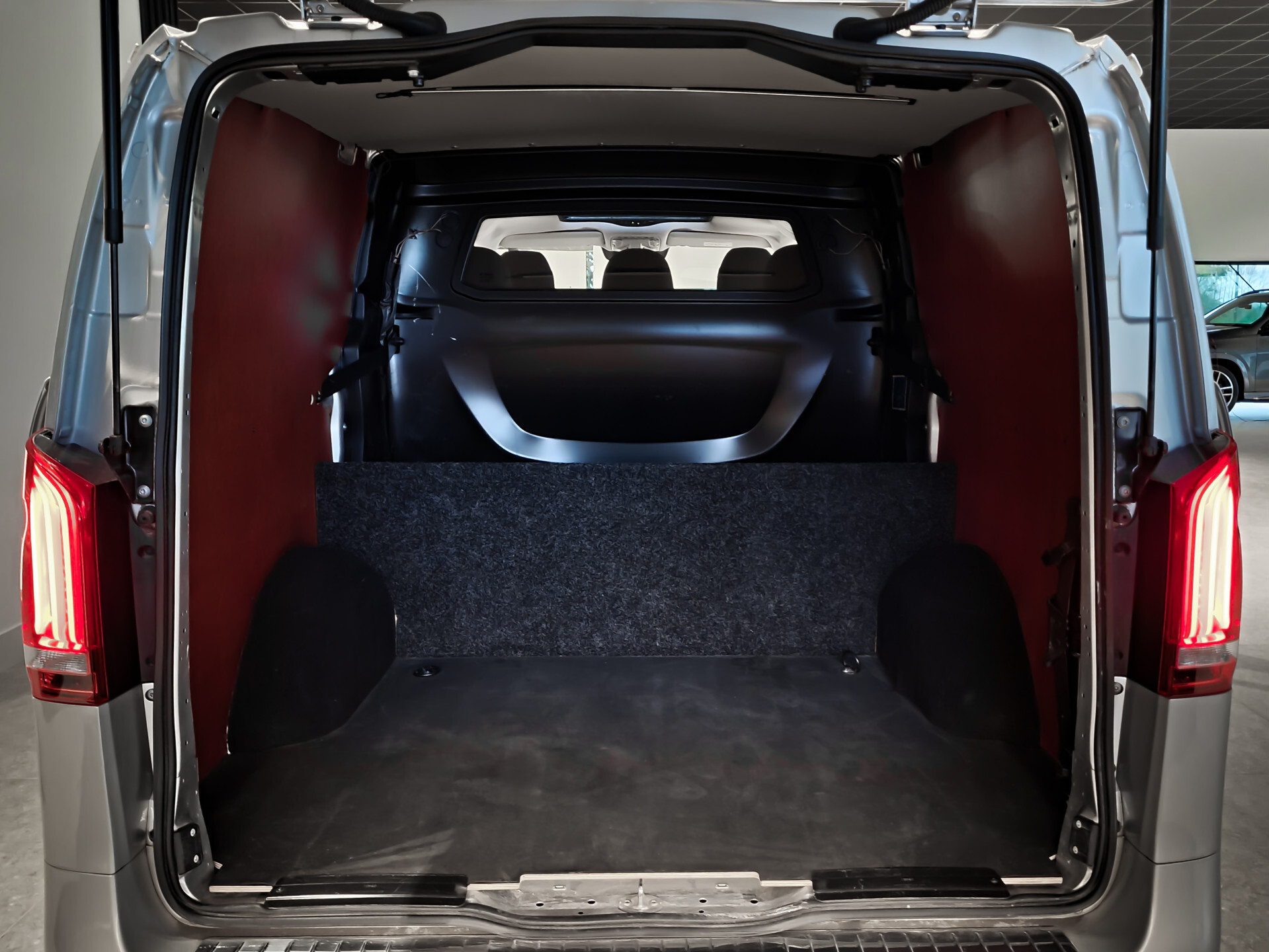 Mercedes-Benz Vito 119 CDI Lang DC Comfort Plus Comand | Schuifdak | ILS | 19" | ECC | Trekhaak | 1ste eigenaar Foto 24