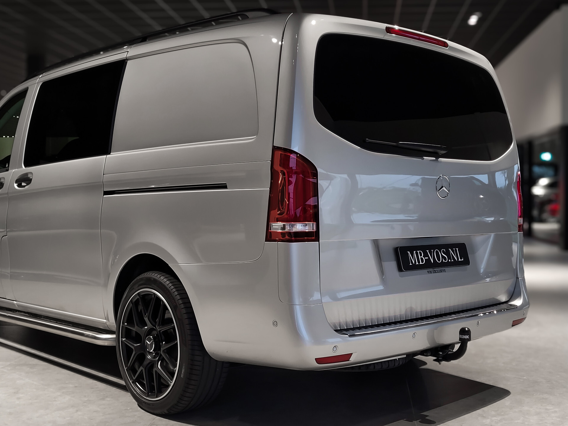 Mercedes-Benz Vito 119 CDI Lang DC Comfort Plus Comand | Schuifdak | ILS | 19" | ECC | Trekhaak | 1ste eigenaar Foto 26