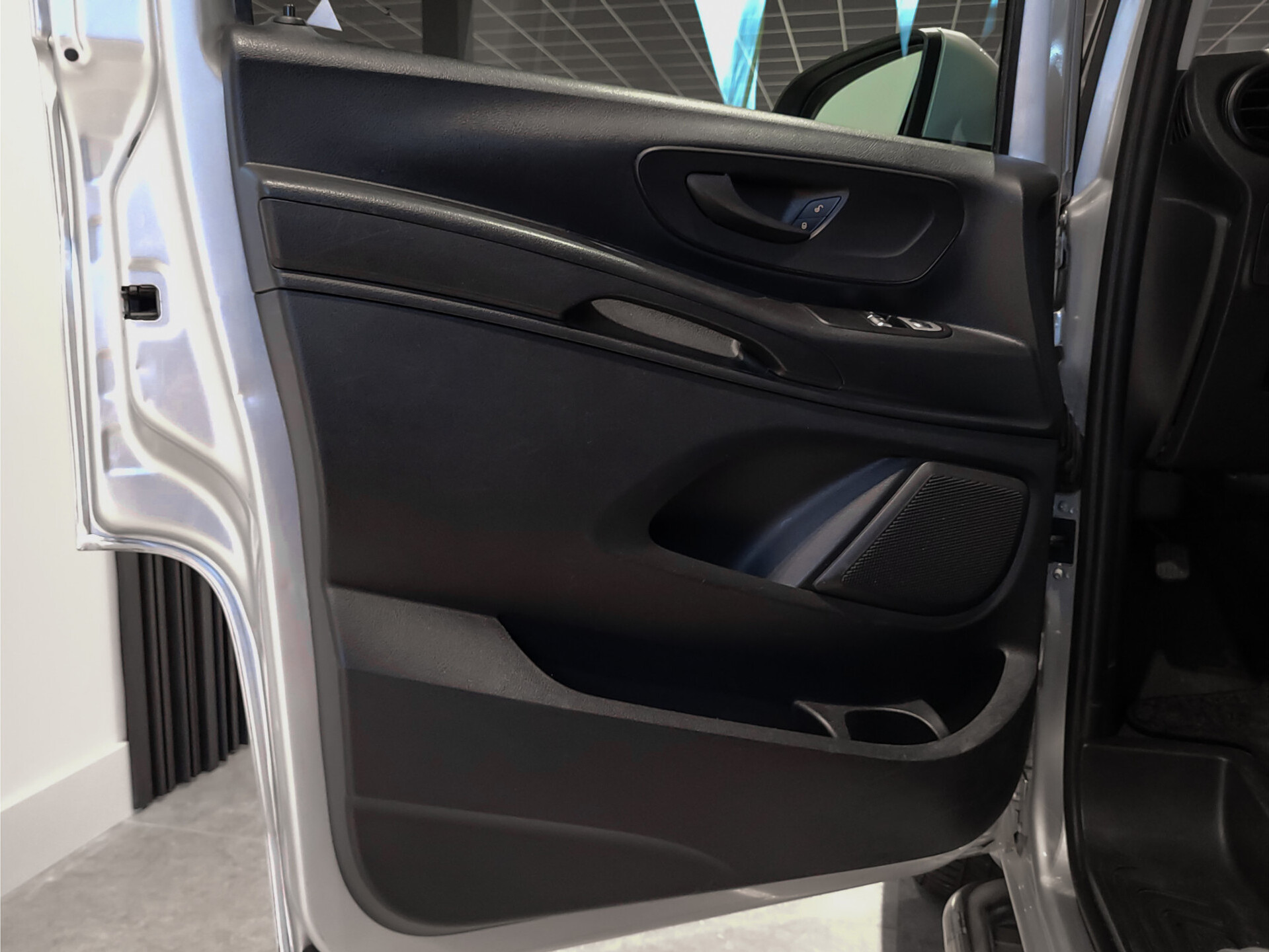 Mercedes-Benz Vito 119 CDI Lang DC Comfort Plus Comand | Schuifdak | ILS | 19" | ECC | Trekhaak | 1ste eigenaar Foto 9
