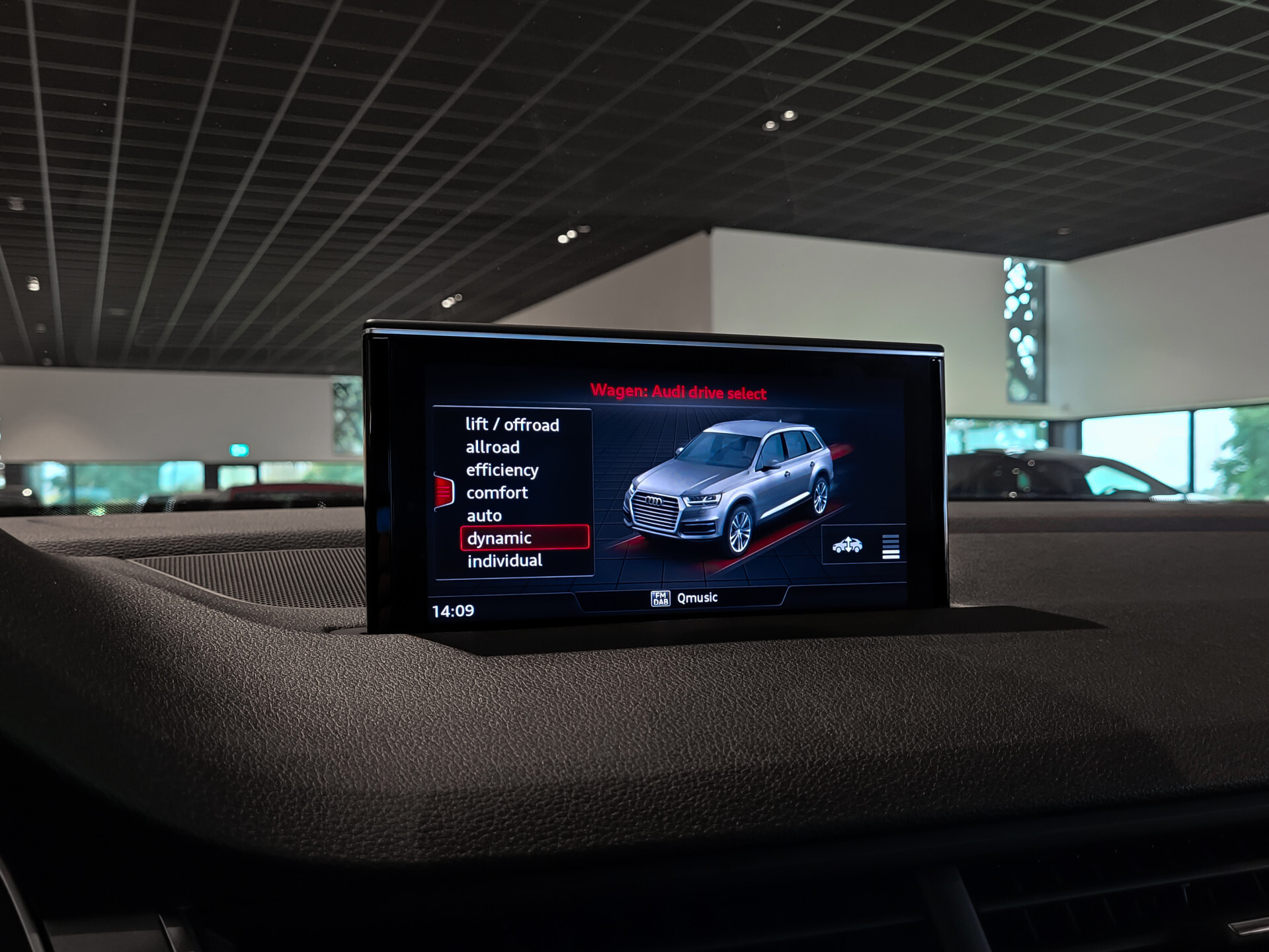 Audi Q7 3.0 TDI Quattro 7-Persoons | Luchtvering | Massage | Pano | HUD | Stoelkoeling | Adapt Cruise | Trekhaak | 21" | Mem | Nachtzicht | Standkachel | 21" Foto 14