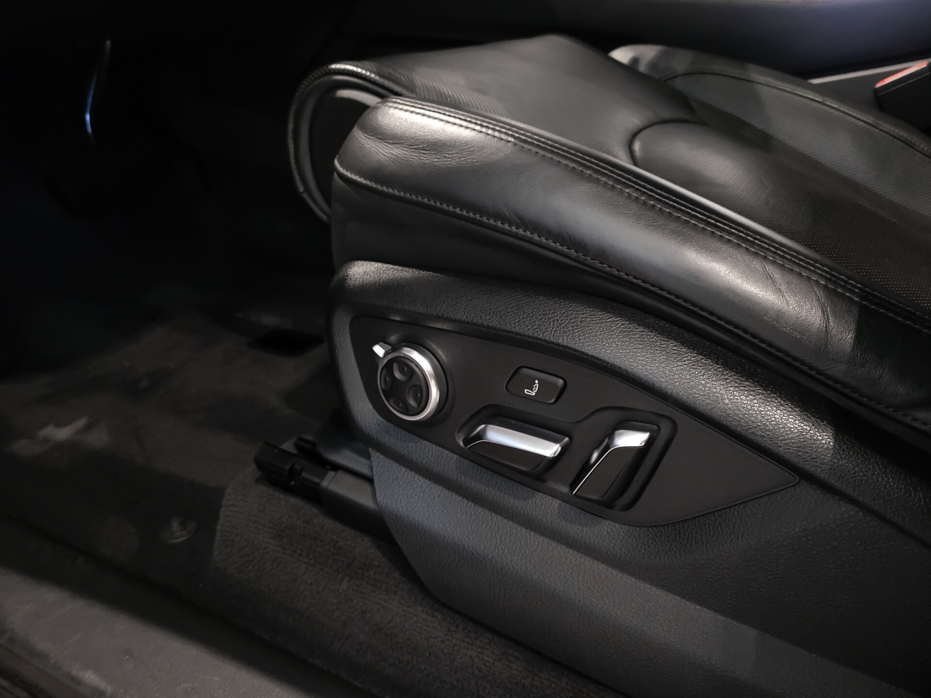 Audi Q7 3.0 TDI Quattro 7-Persoons | Luchtvering | Massage | Pano | HUD | Stoelkoeling | Adapt Cruise | Trekhaak | 21" | Mem | Nachtzicht | Standkachel | 21" Foto 23