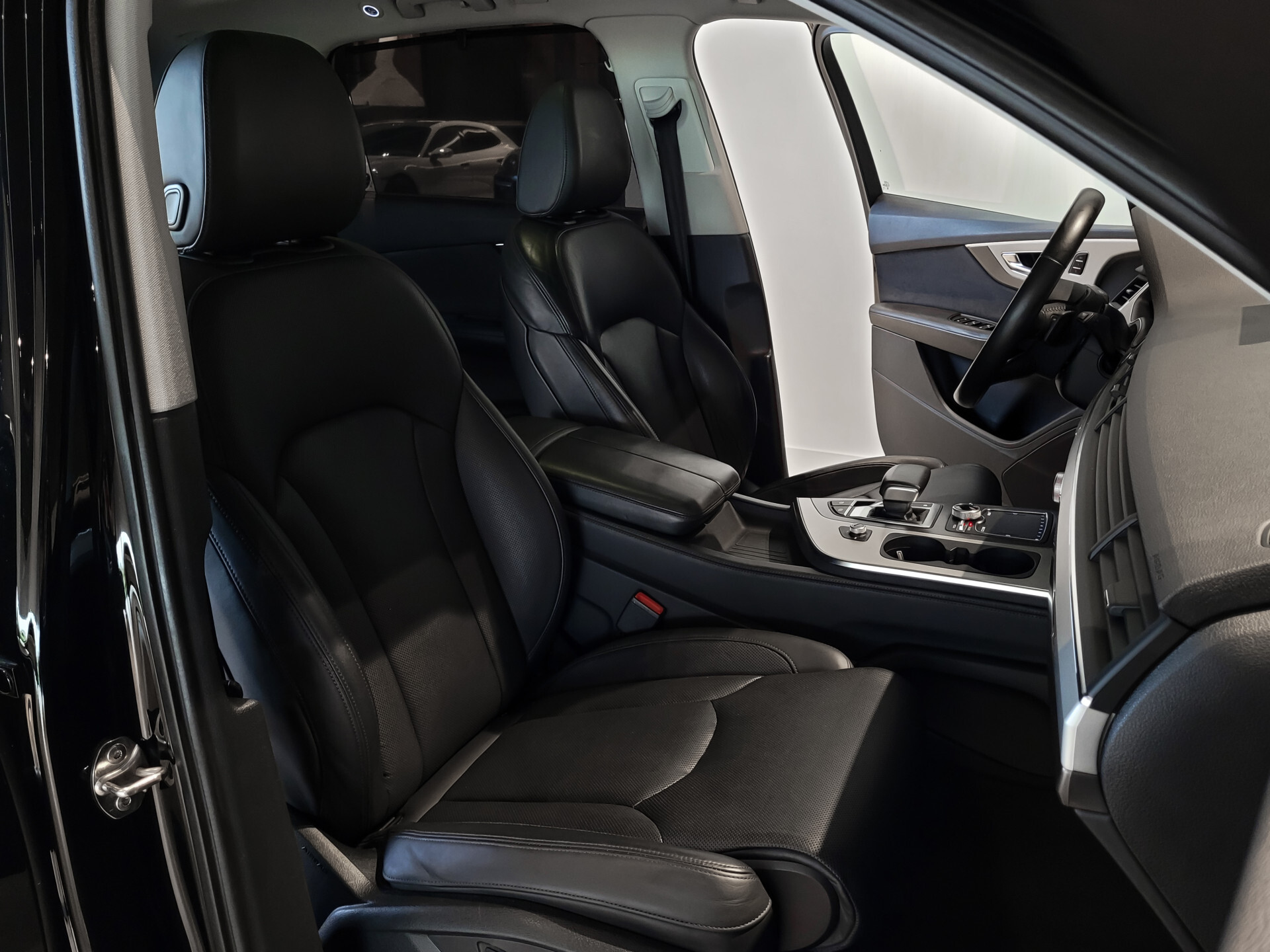 Audi Q7 3.0 TDI Quattro 7-Persoons | Luchtvering | Massage | Pano | HUD | Stoelkoeling | Adapt Cruise | Trekhaak | 21" | Mem | Nachtzicht | Standkachel | 21" Foto 6